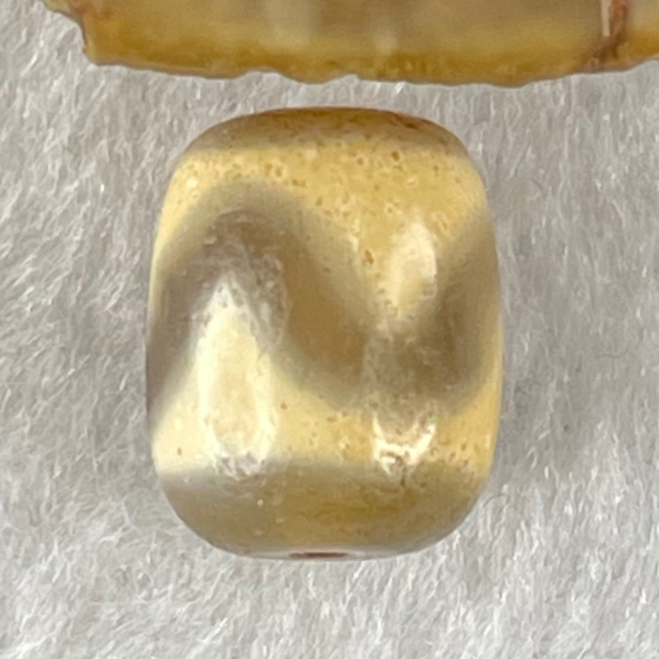 Natural Powerful Tibetan Old Oily Agate Tiger Tooth Daluo Dzi Bead Heavenly Master (Tian Zhu) 虎呀天诛 2.59g 13.4 by 11.0mm - Huangs Jadeite and Jewelry Pte Ltd