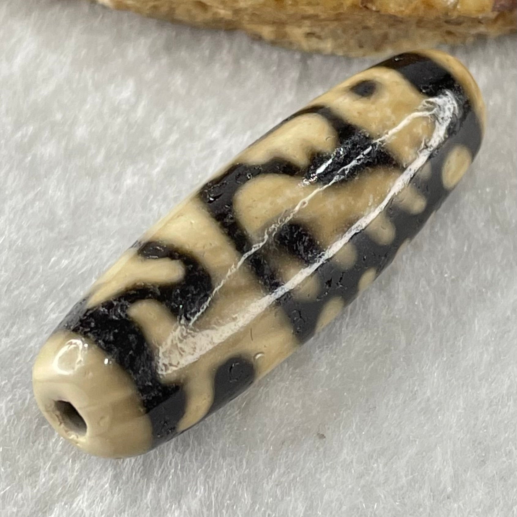 Natural Powerful Tibetan Old Oily Agate Vermilion Bird Fire Element Dzi Bead Heavenly Master (Tian Zhu) 朱雀天珠 8.98g 38.4 by 12.4mm - Huangs Jadeite and Jewelry Pte Ltd