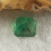 Natural Colombia Green Emerald (Beryl) Cut-Cornered Rectangular step cut 0.83ct 5.4 by 4.9 by 4.3mm - Huangs Jadeite and Jewelry Pte Ltd