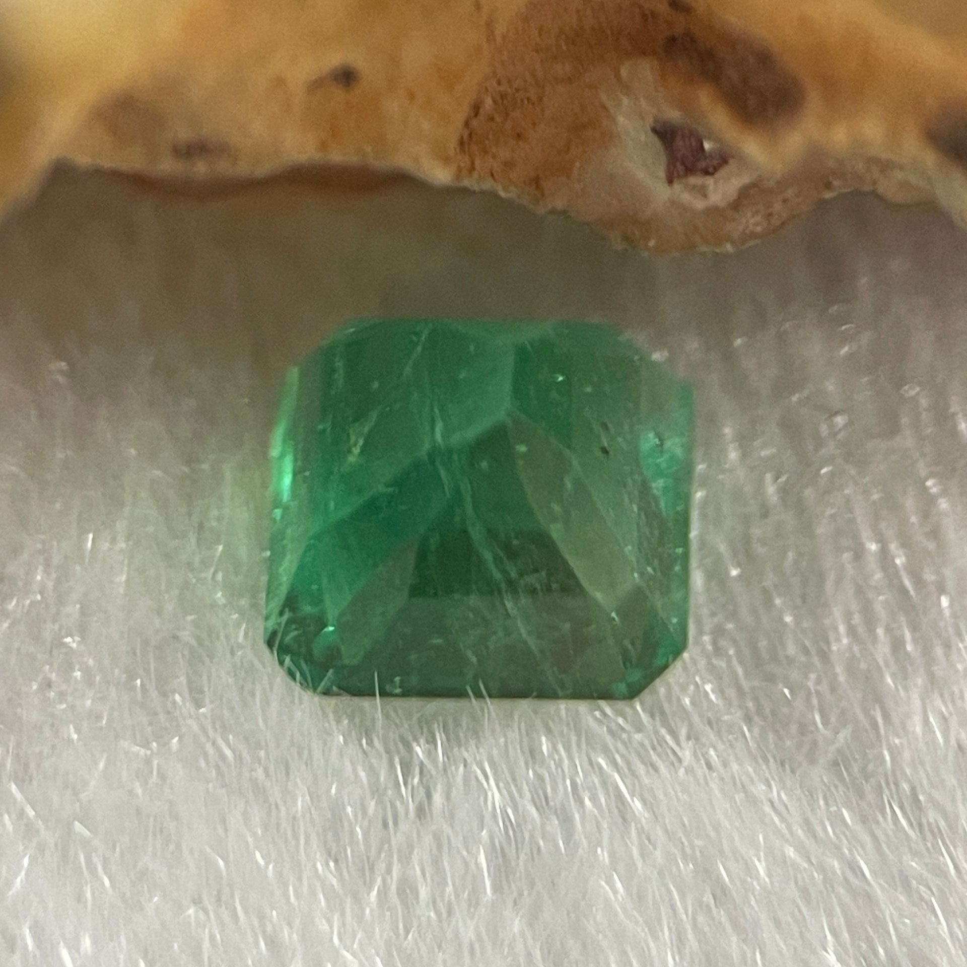 Natural Colombia Green Emerald (Beryl) Cut-Cornered Rectangular step cut 0.83ct 5.4 by 4.9 by 4.3mm - Huangs Jadeite and Jewelry Pte Ltd