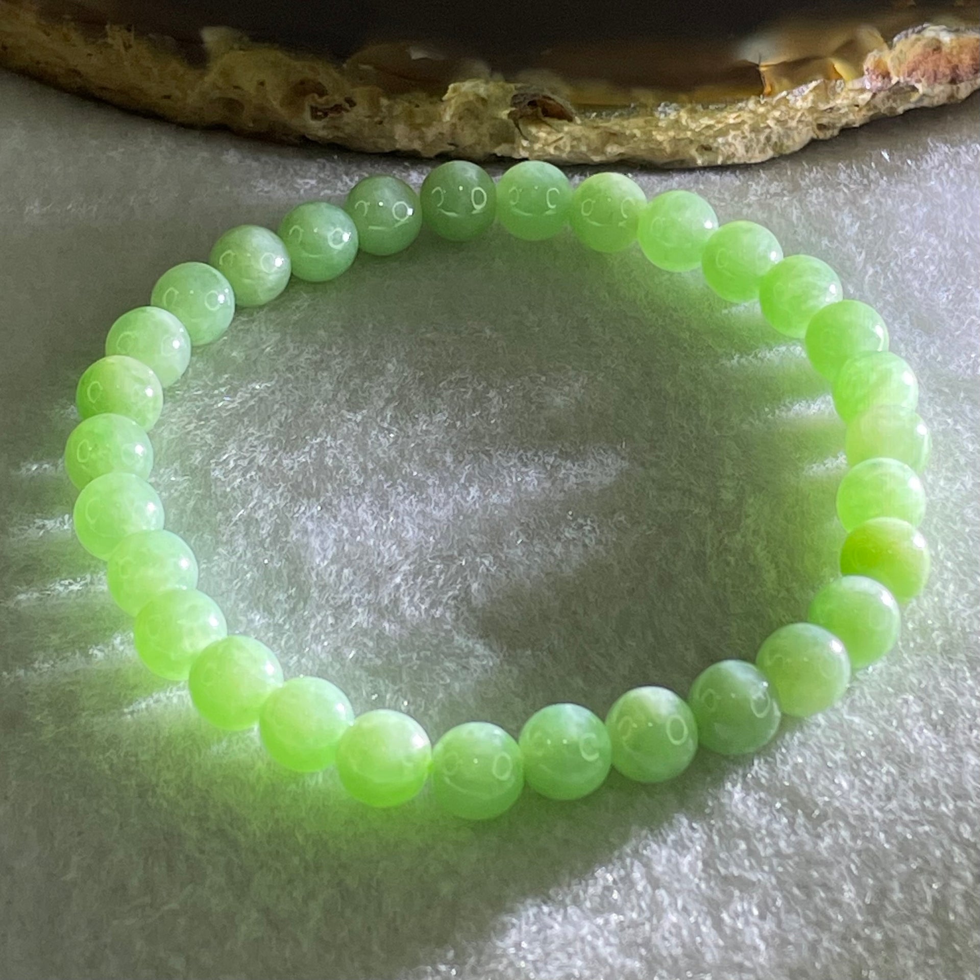 Type A Intense Bright Apple Green Jadeite Beads Bracelet 11.50g 15cm 6.1mm 30 Beads - Huangs Jadeite and Jewelry Pte Ltd