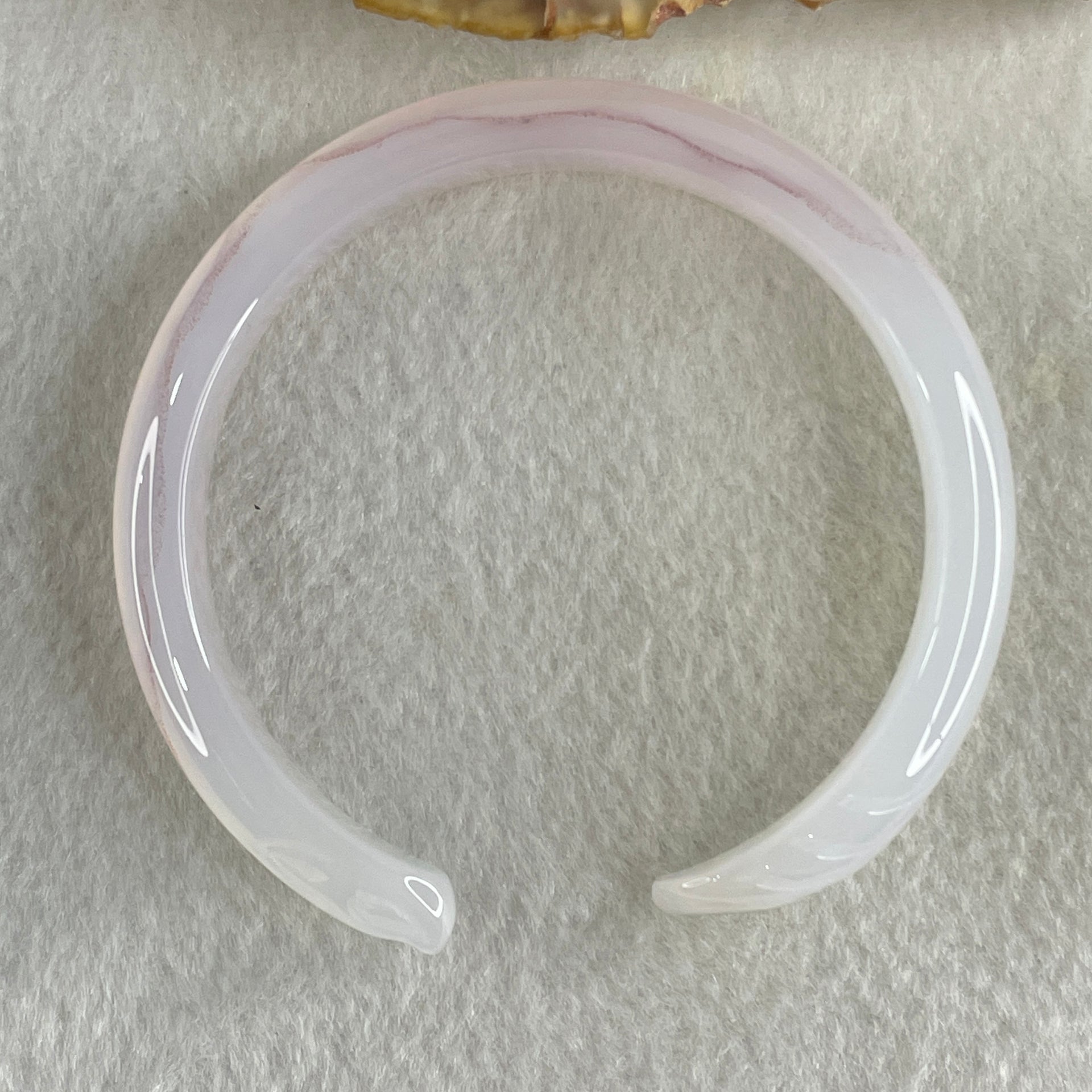 Natural Pinky Agate Fox Bange Internal Dimeter 59.0mm 25.35g 9.8 by 7.2mm - Huangs Jadeite and Jewelry Pte Ltd