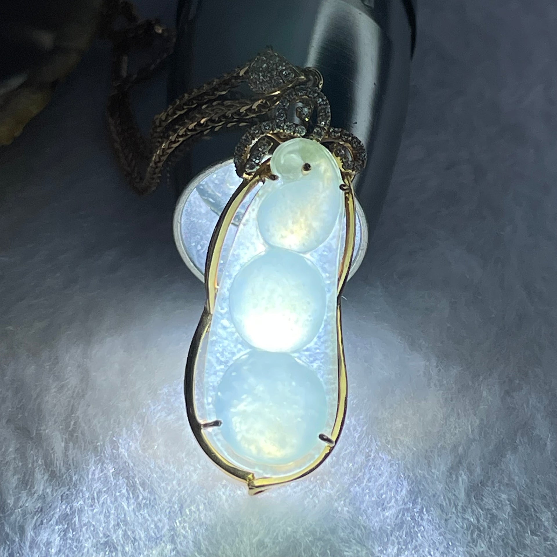 18K 750 Rose Gold Type A Icy Light Green Jadeite Peapod 31.77 by 12.5 by 5.0mm with Natural Diamonds and 18K 750 Rose Gold Necklace 5.14g Total Weigh 12.47g - Huangs Jadeite and Jewelry Pte Ltd