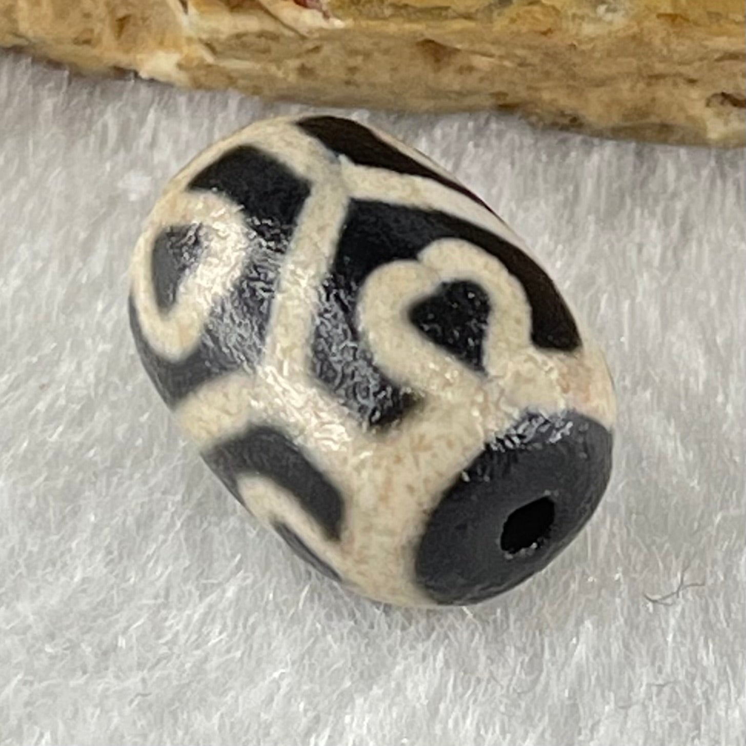 Natural Powerful Tibetan Old Oily Agate Tortoise Shell 6 Hearts Dzi Bead Heavenly Master (Tian Zhu) 龟壳六心天珠 2.18g 13.9 by 9.9mm - Huangs Jadeite and Jewelry Pte Ltd