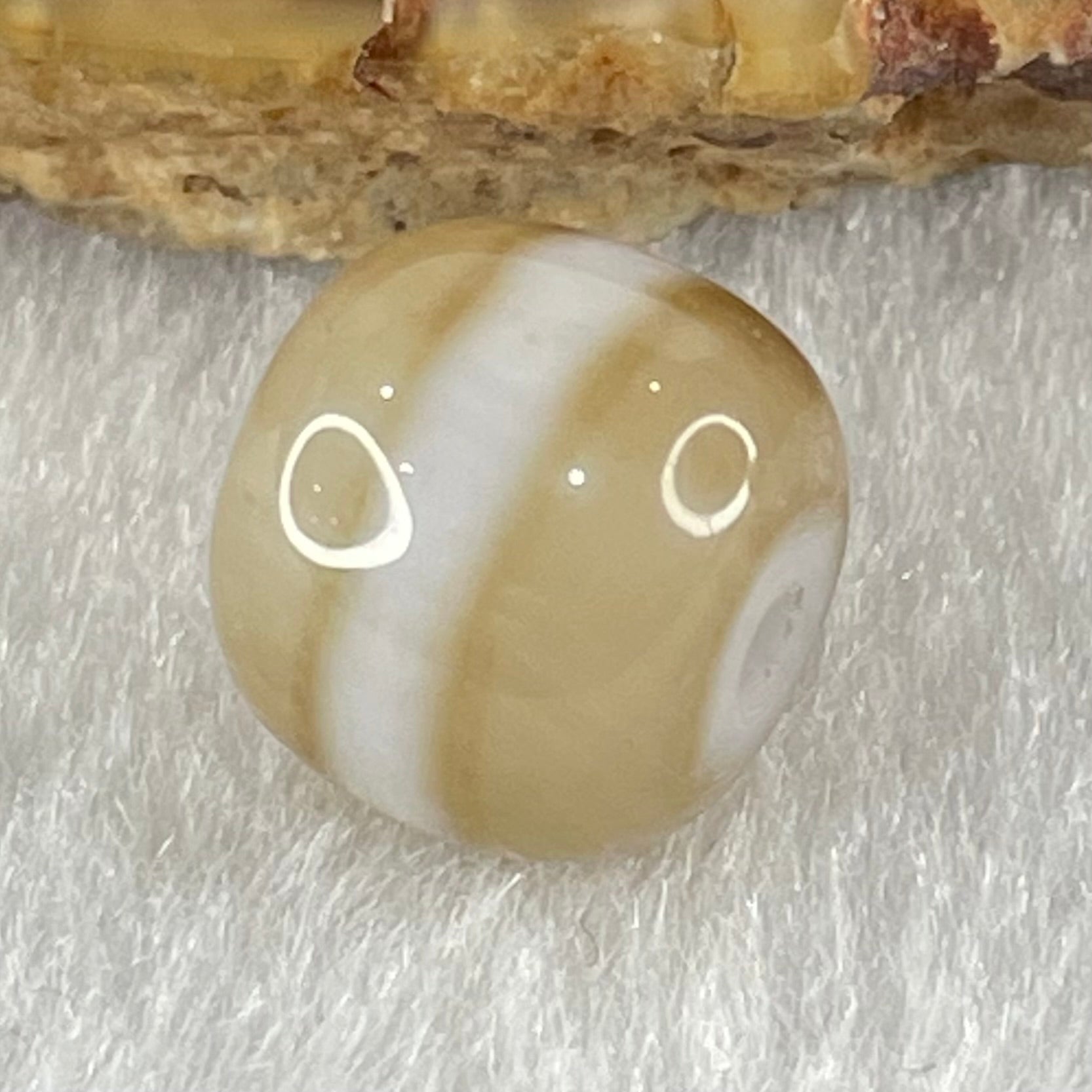 Natural Powerful Tibetan Old Oily Agate 1 Line Dzi Bead Heavenly Master (Tian Zhu) 1.90g 9.7 by 11.2mm - Huangs Jadeite and Jewelry Pte Ltd