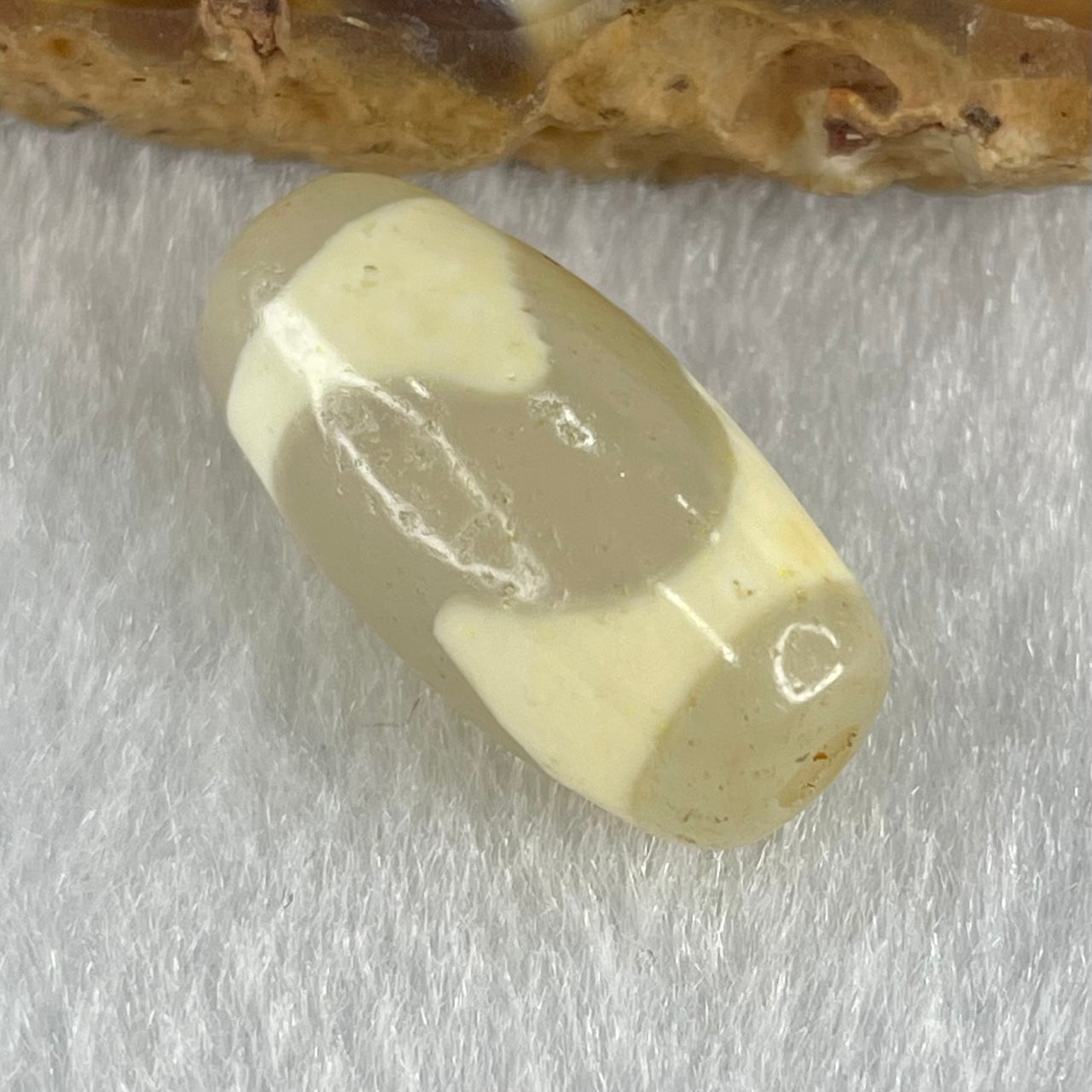 Natural Powerful Tibetan Old Oily Agate Tiger Tooth Daluo Dzi Bead Heavenly Master (Tian Zhu) 虎呀天诛 2.82g 19.9 by 10.1mm - Huangs Jadeite and Jewelry Pte Ltd