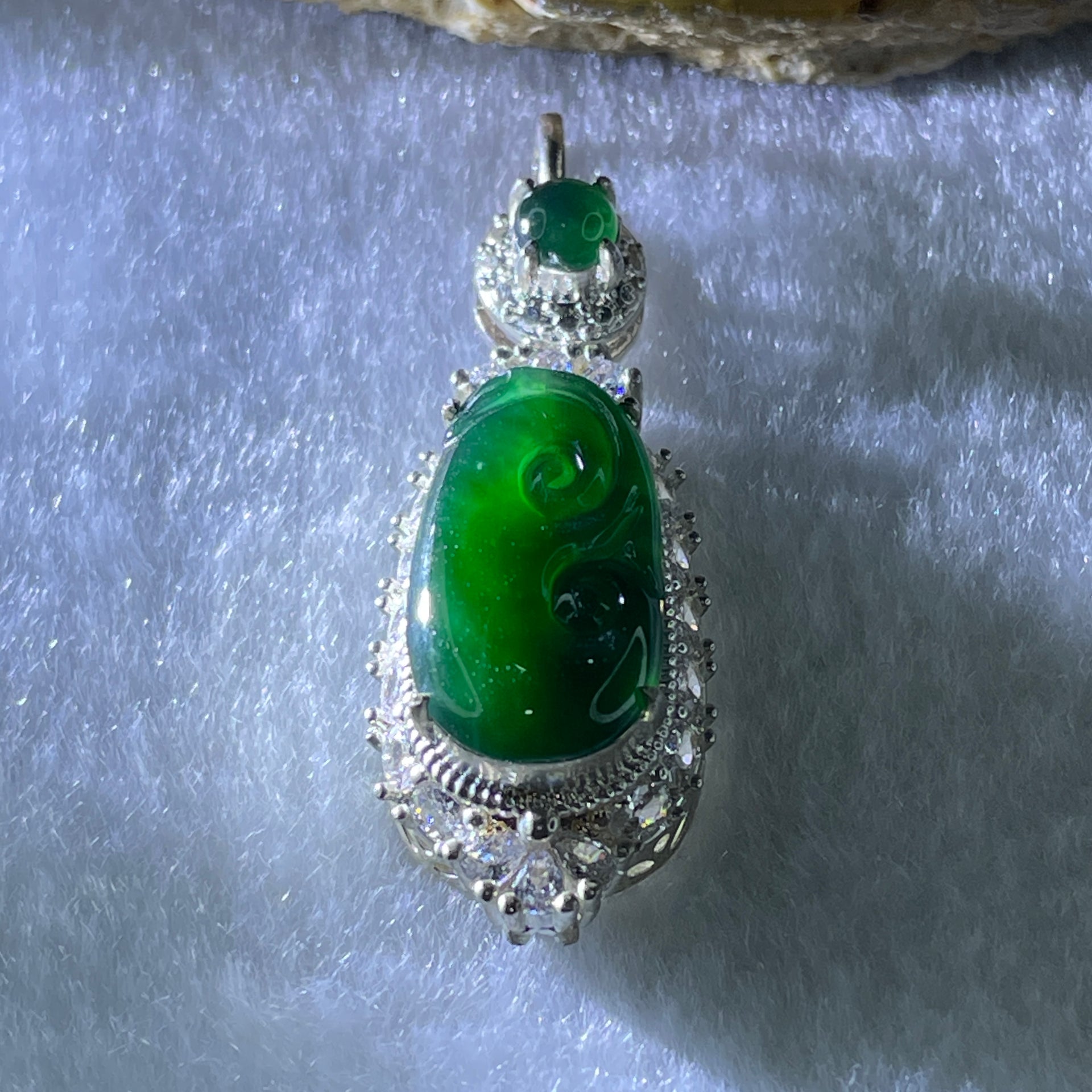 Type A Natural Semi Icy Bright Green Jadeite Ruyi Stone for Setting 19.0 by 10.8 by 2.5mm (On Silver Pendant Mold) 6.75g - Huangs Jadeite and Jewelry Pte Ltd