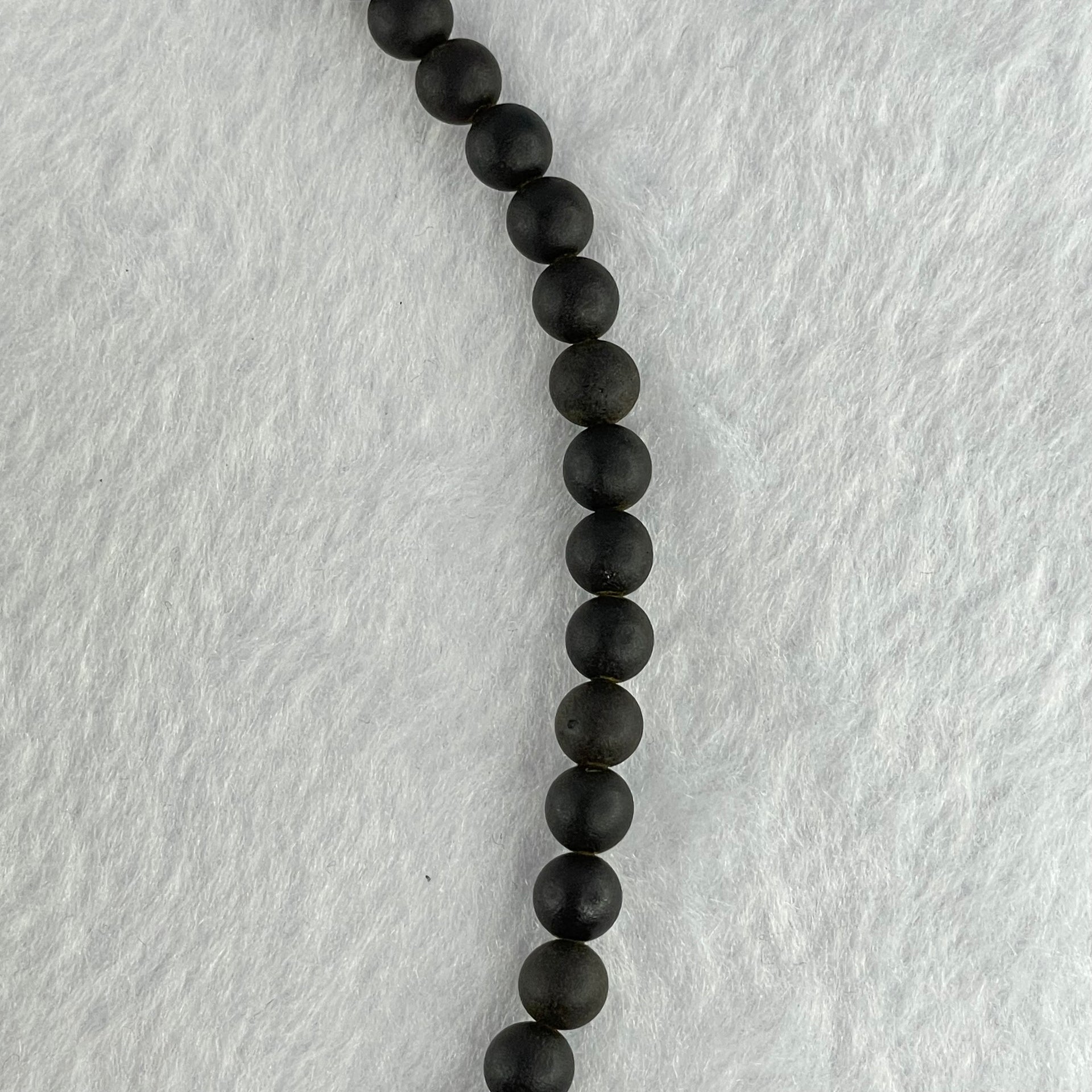 Natural Dark Matt Black Amber Beads Elastic Necklace 天然大黑天翁琥珀项链 10.72g 42cm 8.6mm 1 Beads 6.8mm 67 Beads - Huangs Jadeite and Jewelry Pte Ltd