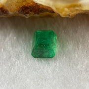 Natural Colombia Green Emerald (Beryl) Cut-Cornered Rectangular step cut 1.08ct 6.3 by 5.0 by 4.3mm - Huangs Jadeite and Jewelry Pte Ltd
