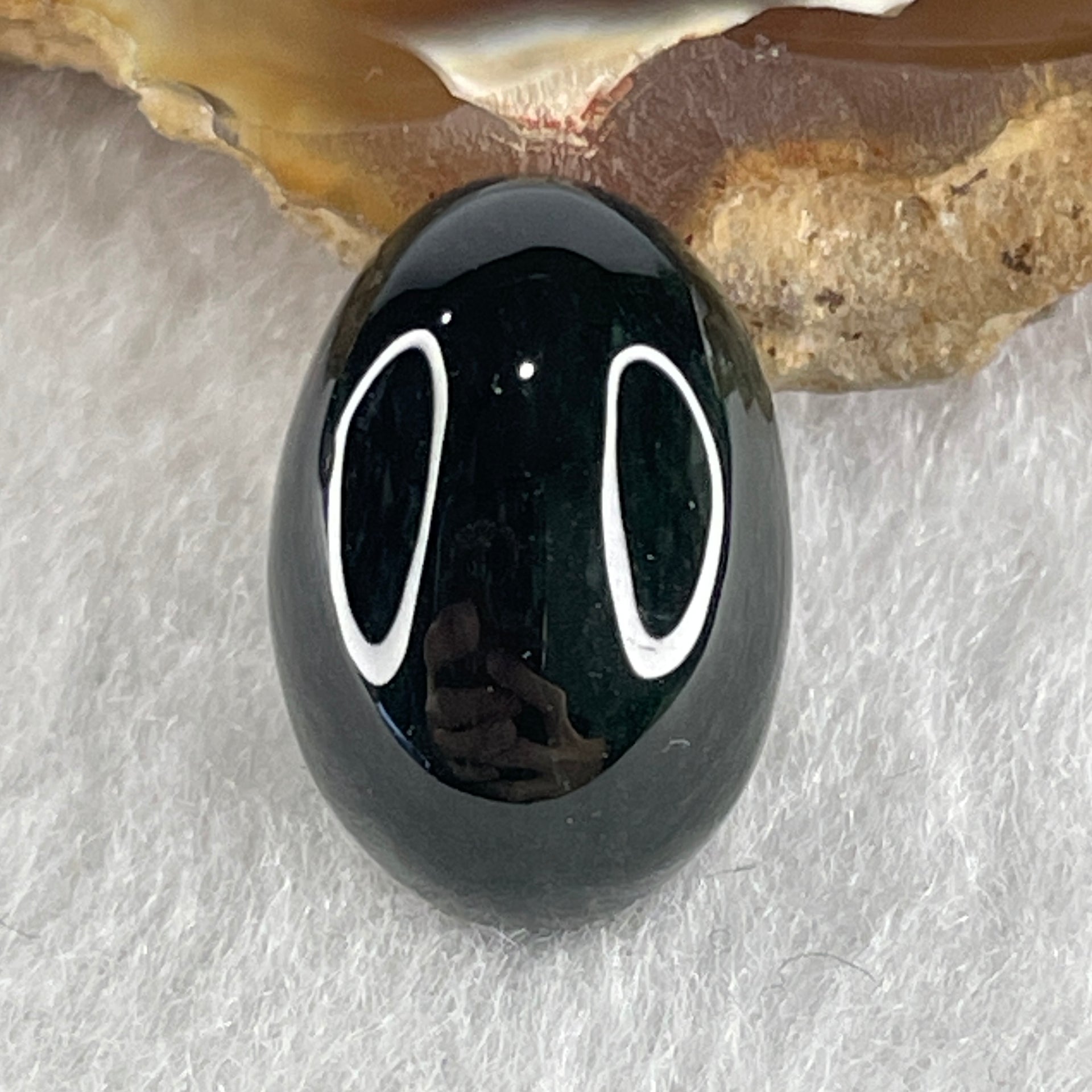 Type A Translucent Black Omphacite Jadeite Round Cabouchon Stone For Setting 2.08g 15.6 by 10.9 by 6.1mm - Huangs Jadeite and Jewelry Pte Ltd