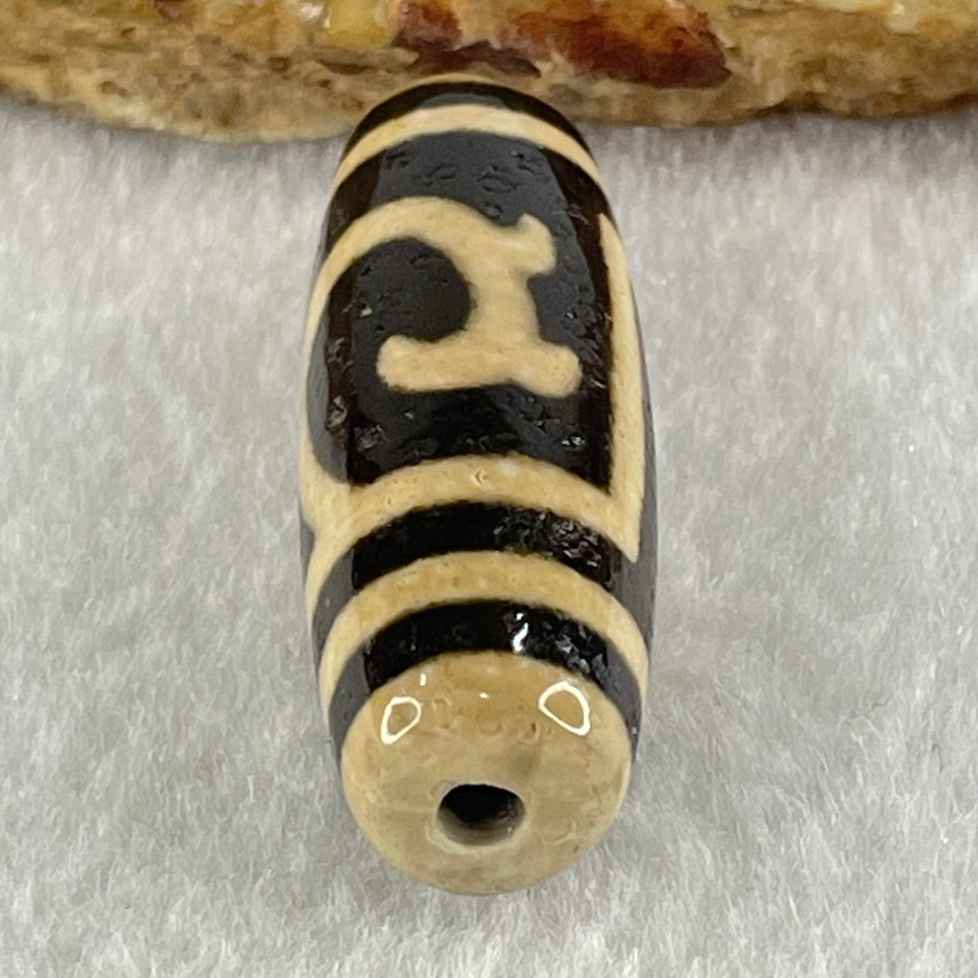 Natural Powerful Tibetan Old Oily Agate Double Du Mu Dzi Bead Heavenly Master (Tian Zhu) 
10.11g 37.8 by 13.0mm - Huangs Jadeite and Jewelry Pte Ltd