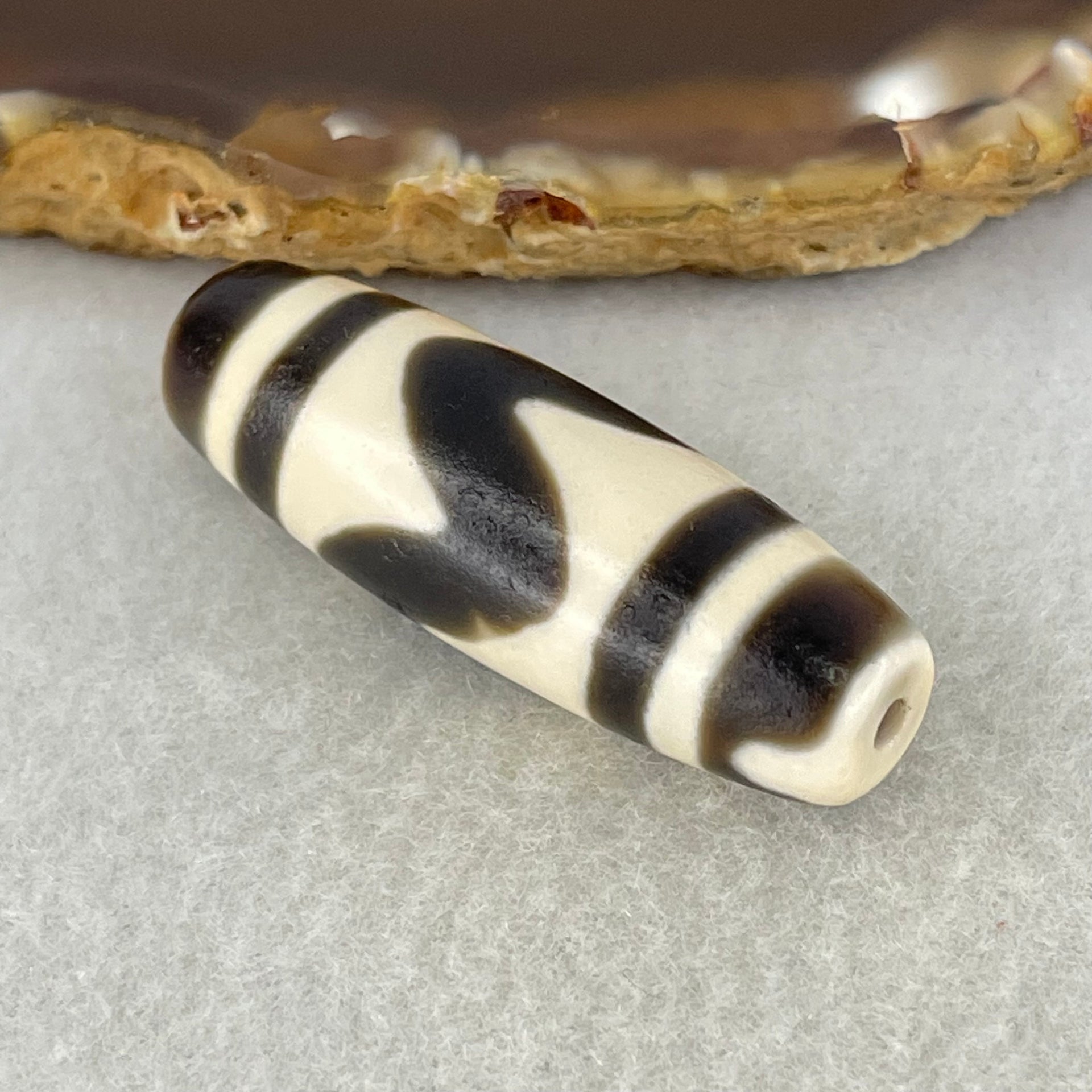 Natural Powerful Tibetan Old Oily Agate Tiger Tooth Daluo Dzi Bead Heavenly Master (Tian Zhu) 10.37g 39.3 by 12.9mm - Huangs Jadeite and Jewelry Pte Ltd