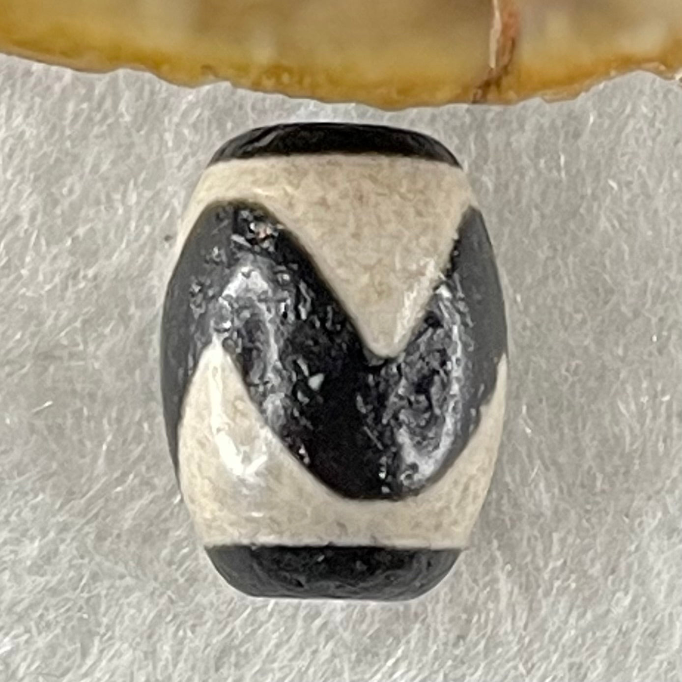 Natural Powerful Tibetan Old Oily Agate Tiger Tooth Daluo Dzi Bead Heavenly Master (Tian Zhu) 2.20g 14.0 by 10.4mm - Huangs Jadeite and Jewelry Pte Ltd
