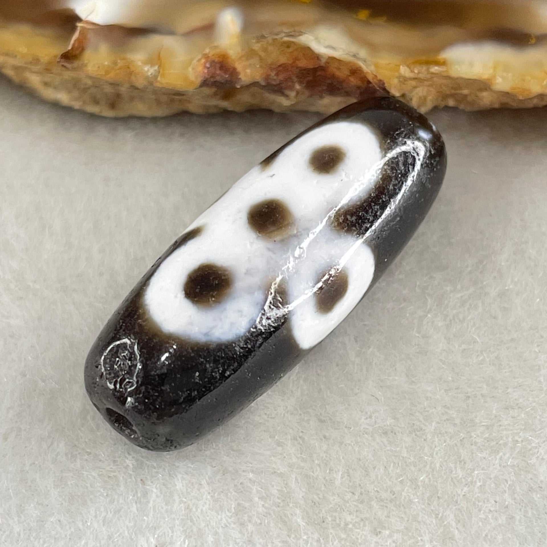 Natural Powerful Tibetan Old Oily Agate 5 Eyes Lightning Dzi Bead Heavenly Master (Tian Zhu) 五眼闪电天珠 5.50g 29.0 by 11.0mm - Huangs Jadeite and Jewelry Pte Ltd