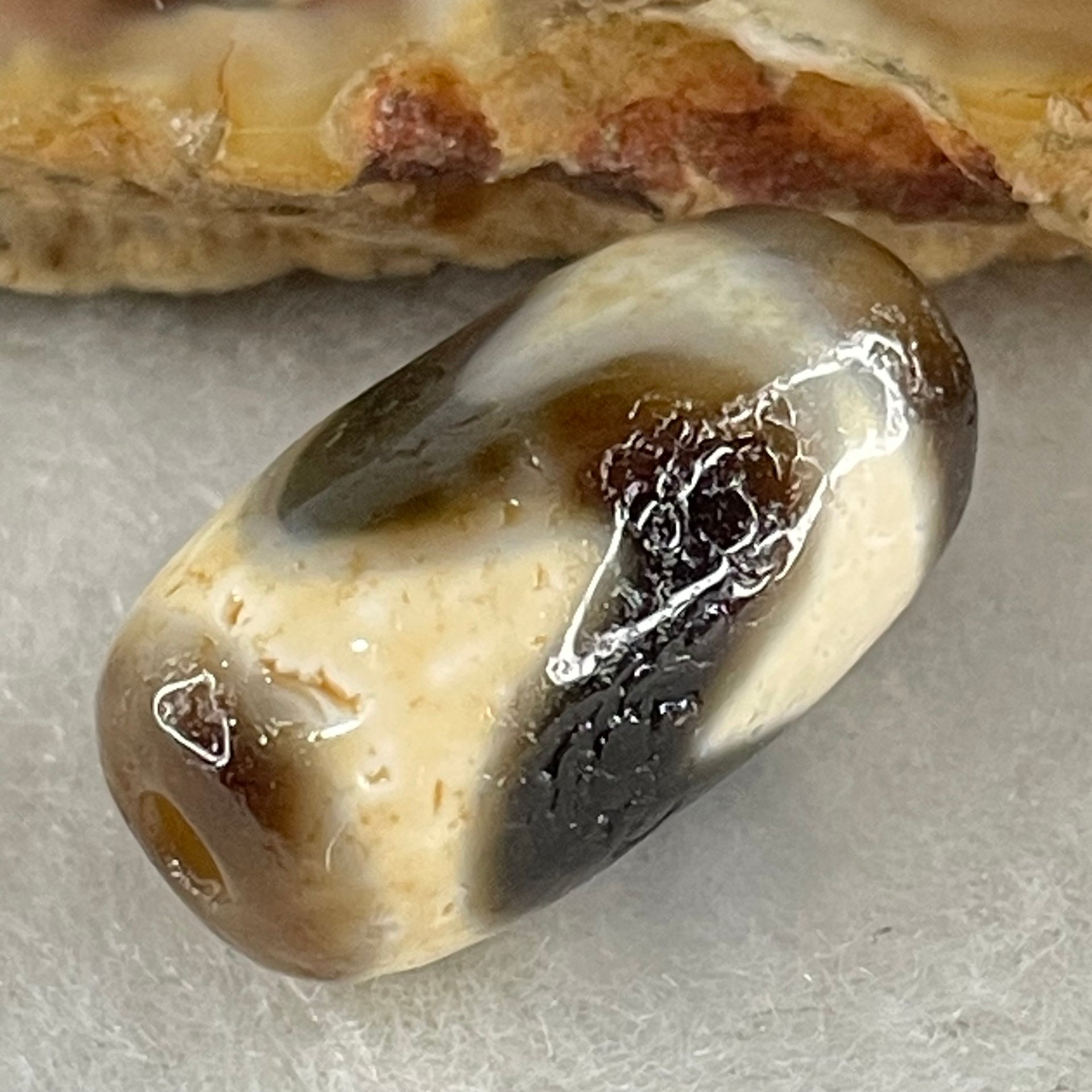 Natural Powerful Tibetan Old Oily Agate Tiger Tooth Daluo Dzi Bead Heavenly Master (Tian Zhu) 2.86g 18.6 by 10.3mm - Huangs Jadeite and Jewelry Pte Ltd