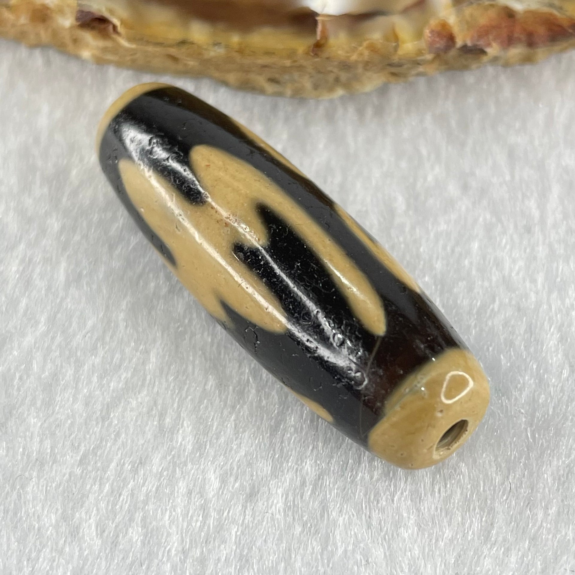 Natural Powerful Tibetan Old Oily Agate 5 Bats Dzi Bead Heavenly Master (Tian Zhu) 五个蝙蝠天诛 8.96g 38.0 by 12.4mm - Huangs Jadeite and Jewelry Pte Ltd