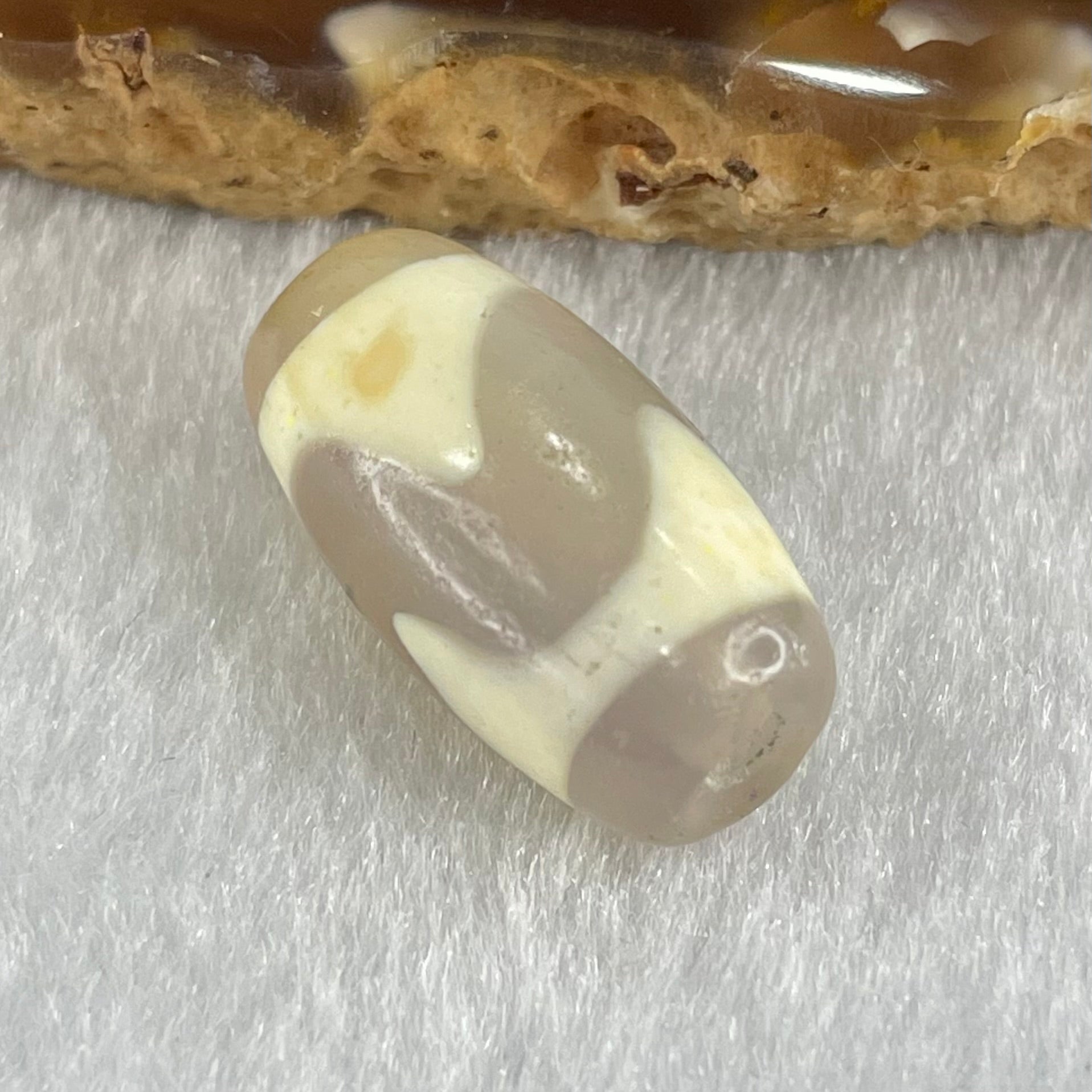 Natural Powerful Tibetan Old Oily Agate Tiger Tooth Daluo Dzi Bead Heavenly Master (Tian Zhu) 虎呀天诛 3.40g 20.1 by 10.0mm - Huangs Jadeite and Jewelry Pte Ltd