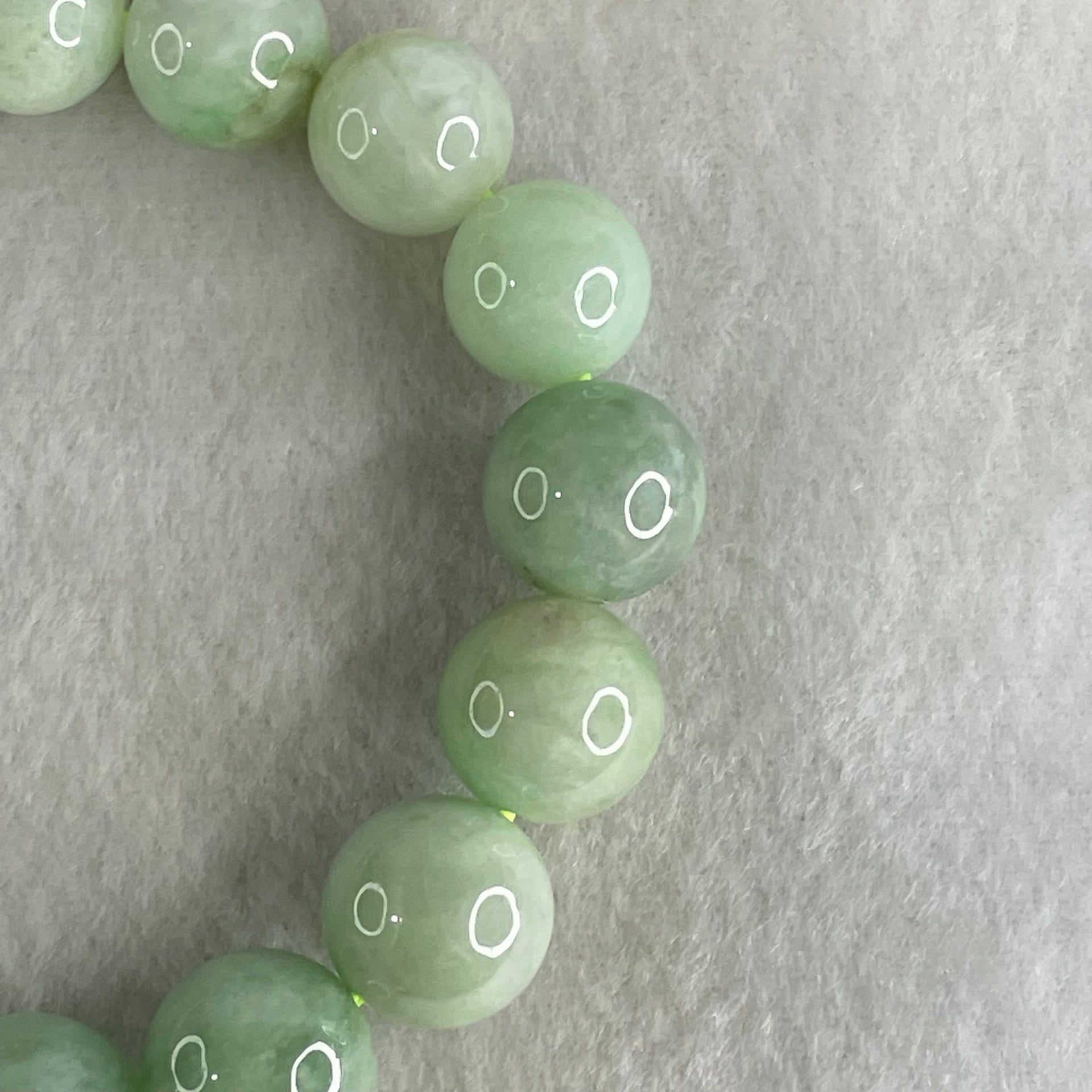 Type A Light Green Jadeite Beads Bracelet 66.03g 17cm 14.0mm 16 Beads (Some Internal and External Lines) - Huangs Jadeite and Jewelry Pte Ltd
