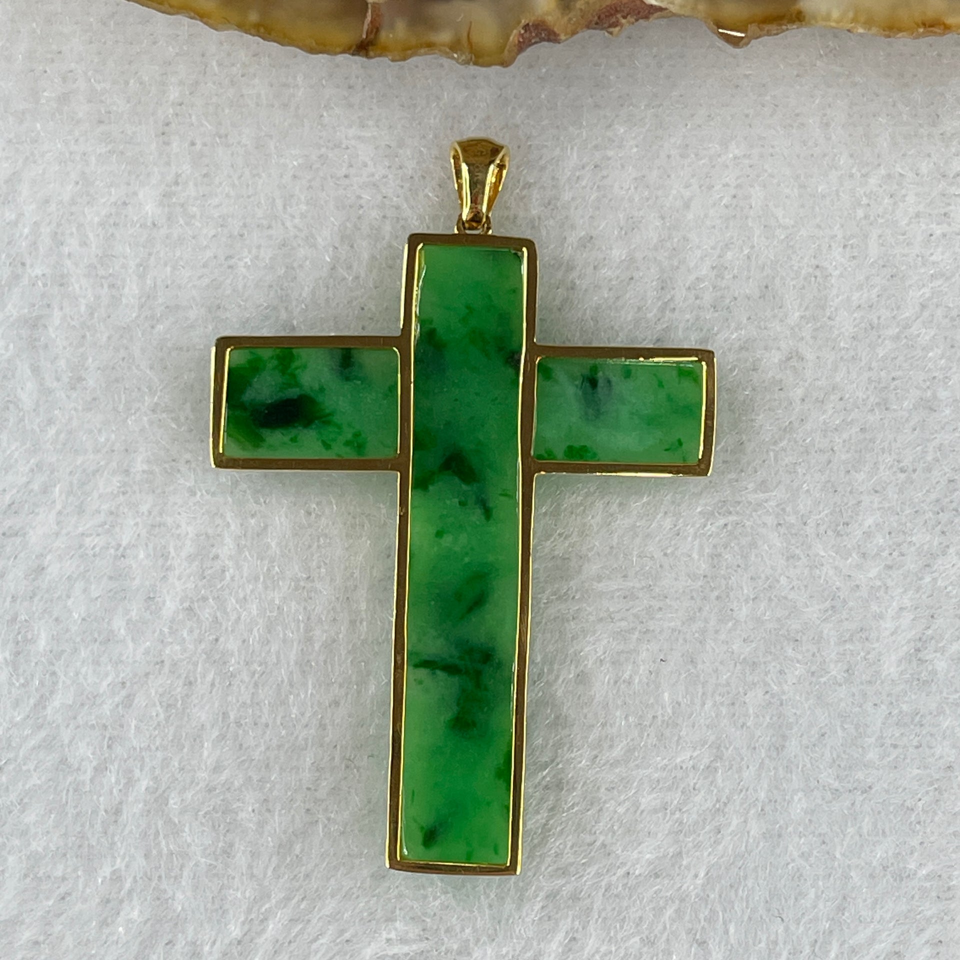 Type A Spicy Green Jade Jadeite Cross 18k Yellow Gold 4.09g 43.8 by 30.0 by 2.7mm - Huangs Jadeite and Jewelry Pte Ltd