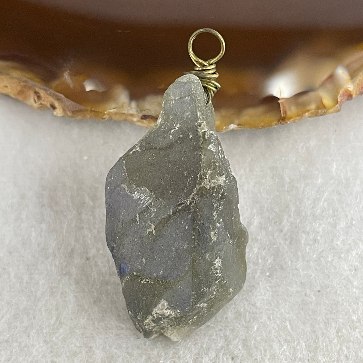 Natural Labradorite Rough Pendant Charm | (10.30g | 36.0 x 9.4 x 13.0mm | "Stone of Magic & Intuitive Shielding" Transformation Talisman, Feng Shui Auric Protection & Creative Inspiration Anchor)