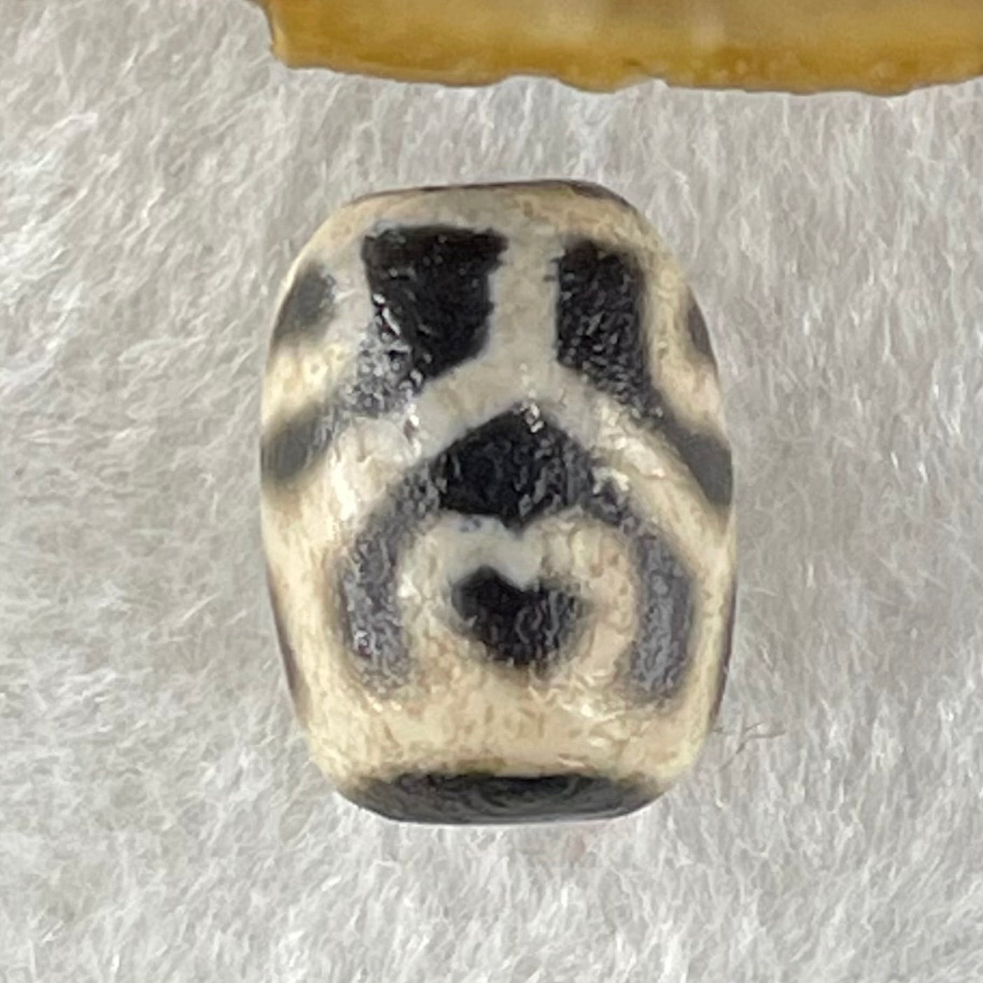 Natural Powerful Tibetan Old Oily Agate Tortoise Shell 6 Hearts Dzi Bead Heavenly Master (Tian Zhu) 龟壳六心天珠 2.11g 13.5 by 10.2mm - Huangs Jadeite and Jewelry Pte Ltd
