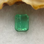 Natural Colombia Green Emerald (Beryl) Cut-Cornered Rectangular step cut 1.07ct 7.1 by 5.7 by 3.1mm - Huangs Jadeite and Jewelry Pte Ltd