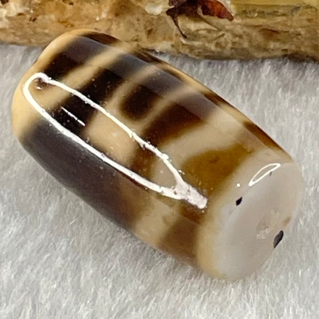 Natural Powerful Tibetan Old Oily Agate Sky Door Serenity 1 Eye Dzi Bead Heavenly Master (Tian Zhu) 一眼天门天诛 4.88g 20.4 by 11.7mm - Huangs Jadeite and Jewelry Pte Ltd