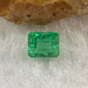 Natural Colombia Green Emerald (Beryl) Cut-Cornered Rectangular step cut 0.54ct 5.0 by 4.3 by 3.4mm - Huangs Jadeite and Jewelry Pte Ltd