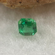 Natural Colombia Vivid Green Emerald (Beryl) Cut-Cornered Rectangular Step cut 0.45ct 4.8 by 4.3 by 3.3mm - Huangs Jadeite and Jewelry Pte Ltd