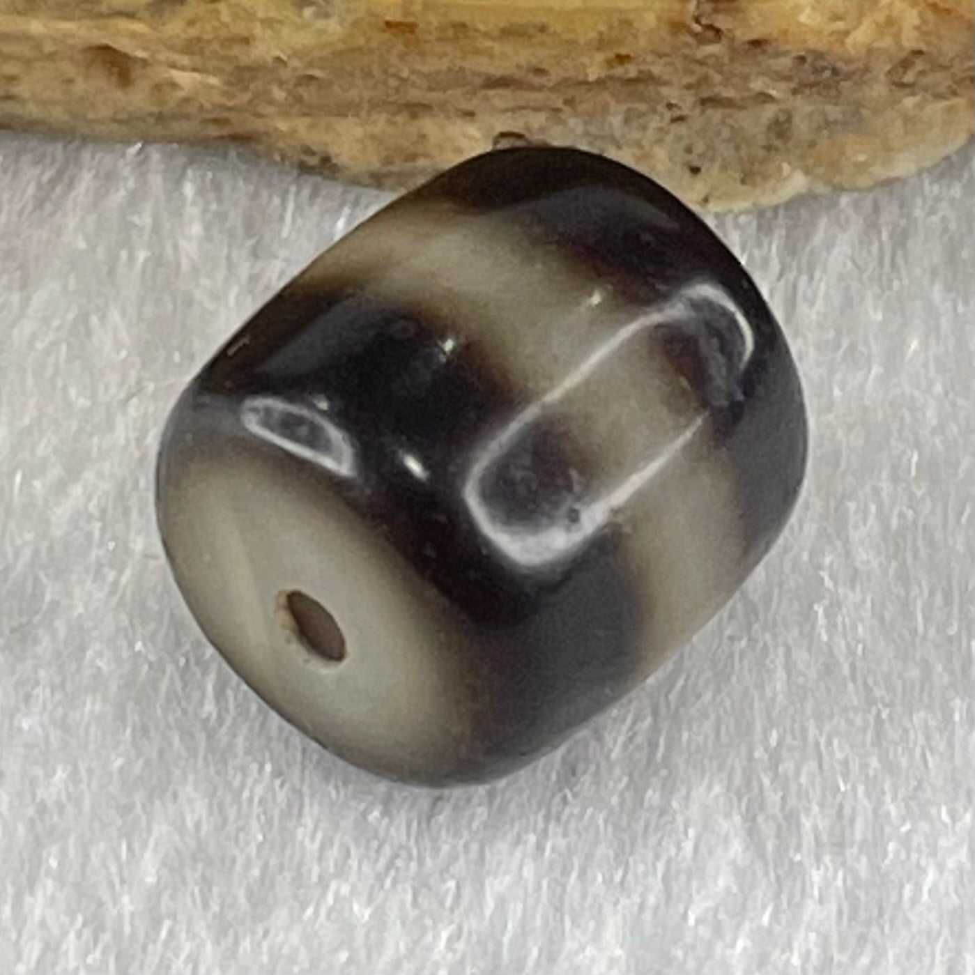 Natural Powerful Tibetan Old Oily Agate 1 Lines Dzi Bead Heavenly Master (Tian Zhu) 1.91g 10.2 by 10.3mm - Huangs Jadeite and Jewelry Pte Ltd