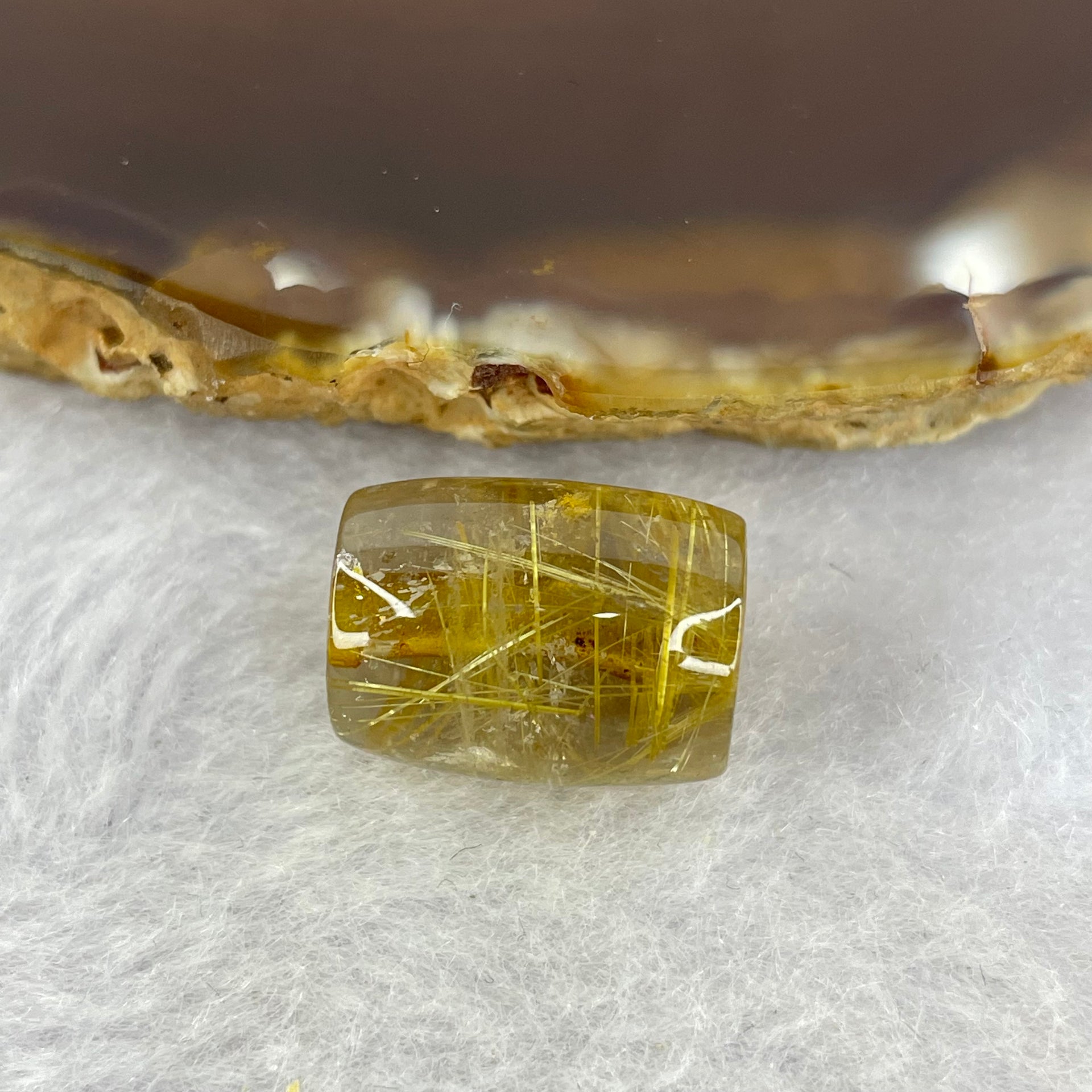 Good Grade Natural Golden Rutilated Quartz Crystal Lulu Tong Barrel 天然金顺发晶水晶露露通桶 
3.66g 15.2 by 11.5mm - Huangs Jadeite and Jewelry Pte Ltd