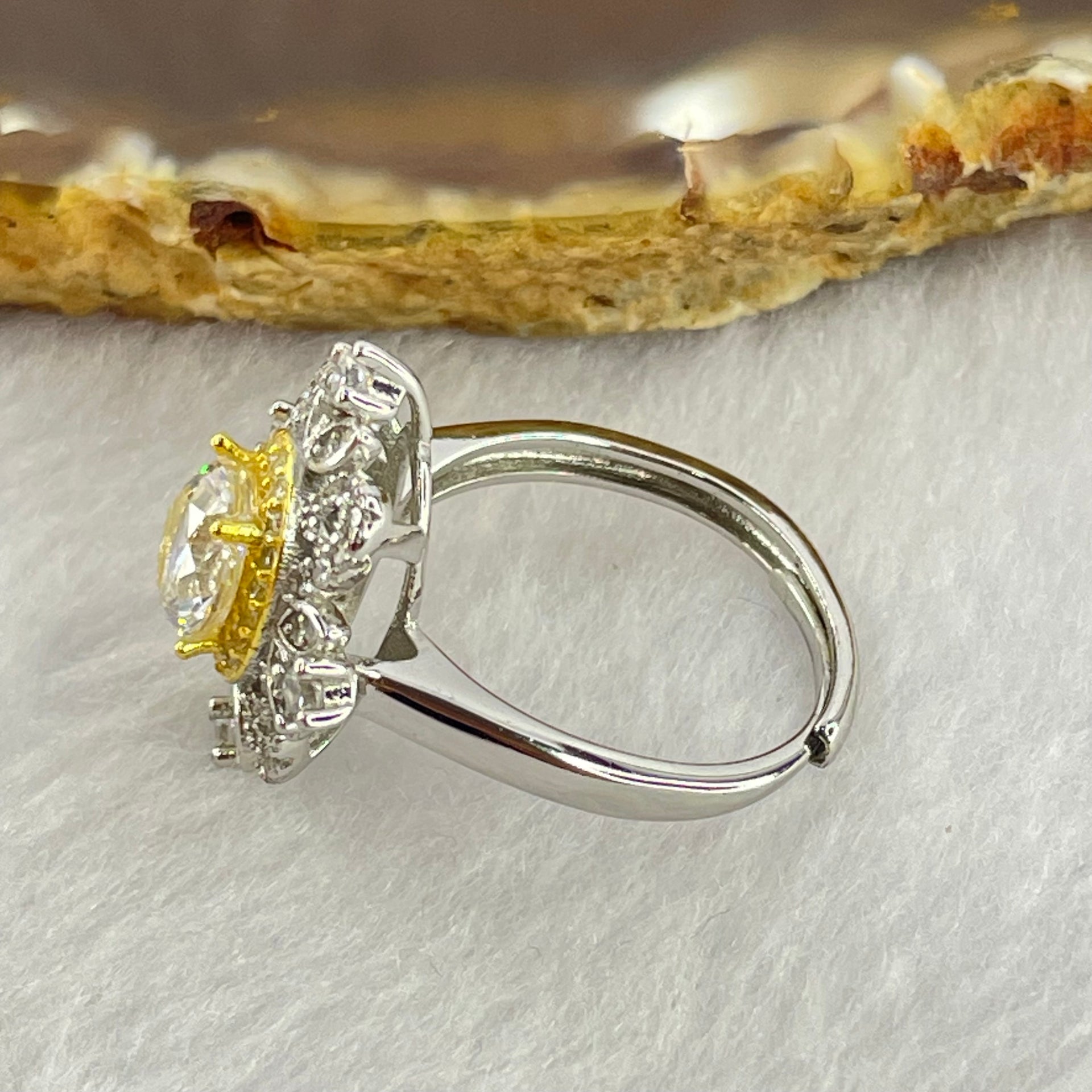 Colourless Cubic Zirconia with Crystals in AU750 Plated In Sliver Ring (Adjustable Size) 3.81g 8.5 by 6.7mm - Huangs Jadeite and Jewelry Pte Ltd