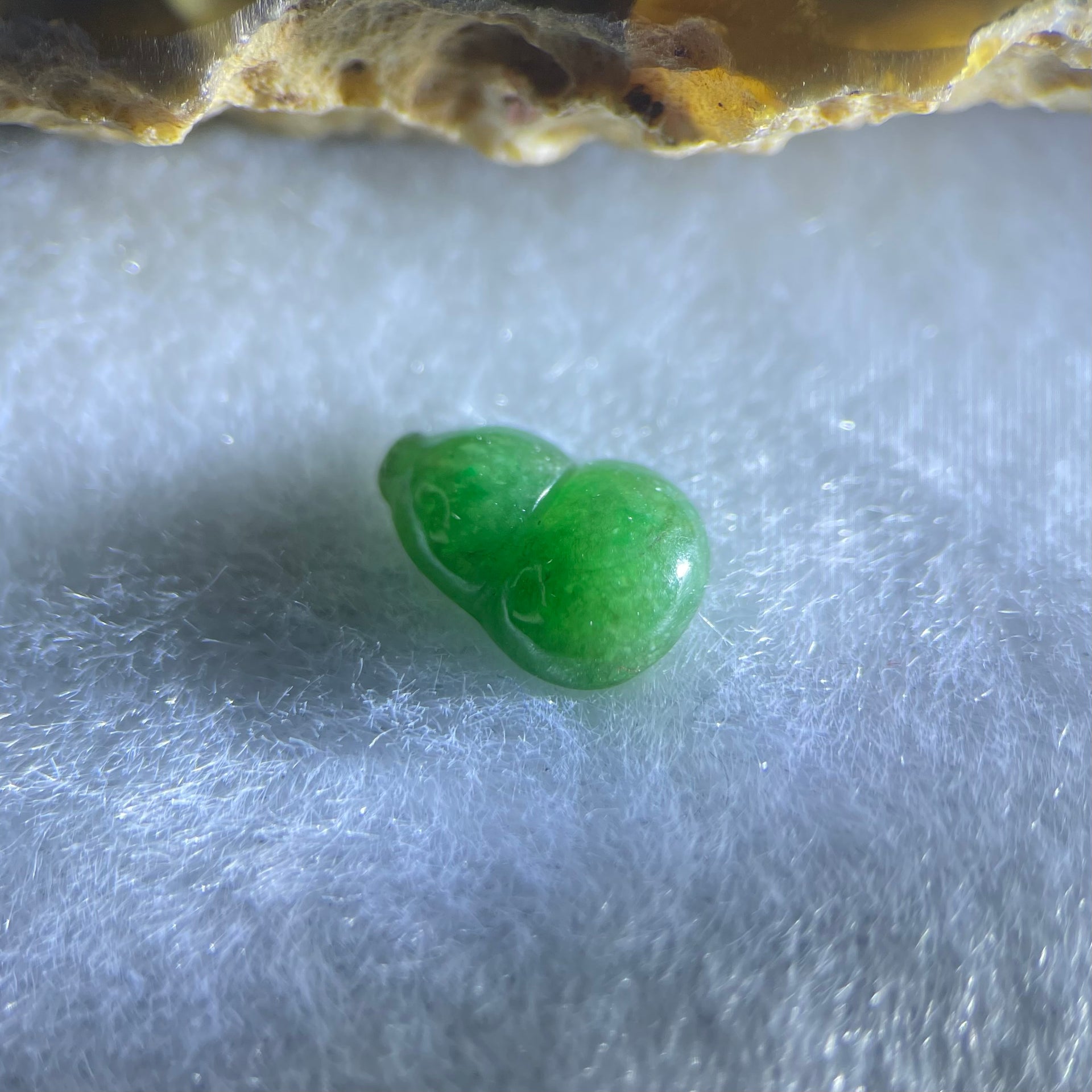 Type A Old Mine Full Green Jadeite Hulu Charm Stone For Setting 0.31g 9.6 by 6.5 by 2.8mm - Huangs Jadeite and Jewelry Pte Ltd