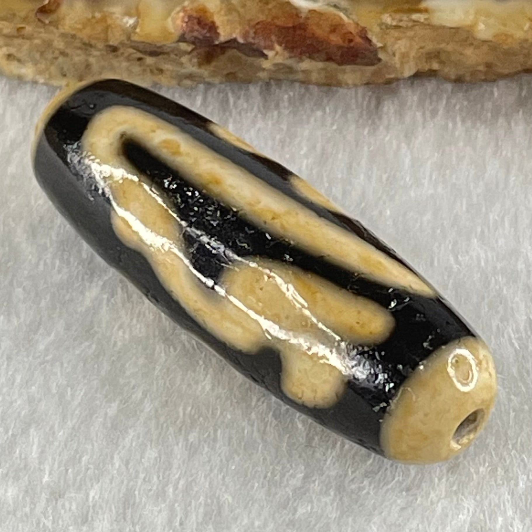 Natural Powerful Tibetan Old Oily Agate Thousand Hand Zha Ji La Mu Dzi Bead Heavenly Master (Tian Zhu) 千手扎基拉姆天珠 8.39g 37.5 by 12.2mm - Huangs Jadeite and Jewelry Pte Ltd