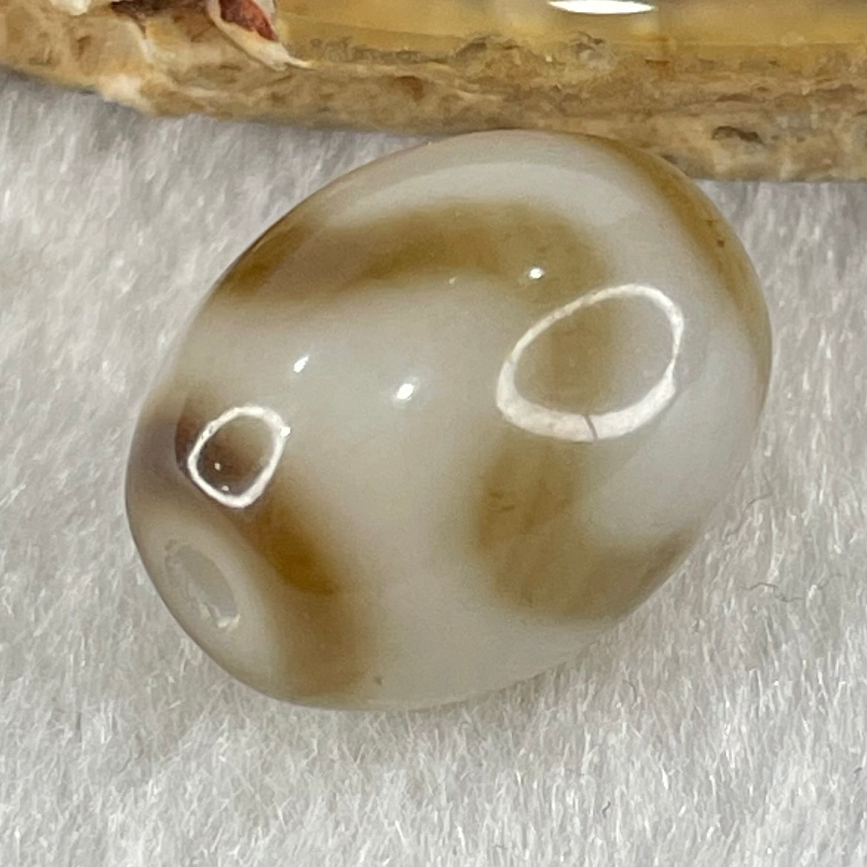 Natural Powerful Tibetan Old Oily Agate Tiger Tooth Daluo Dzi Bead Heavenly Master (Tian Zhu) 虎呀天诛 3.49g 15.5 by 12.5mm - Huangs Jadeite and Jewelry Pte Ltd