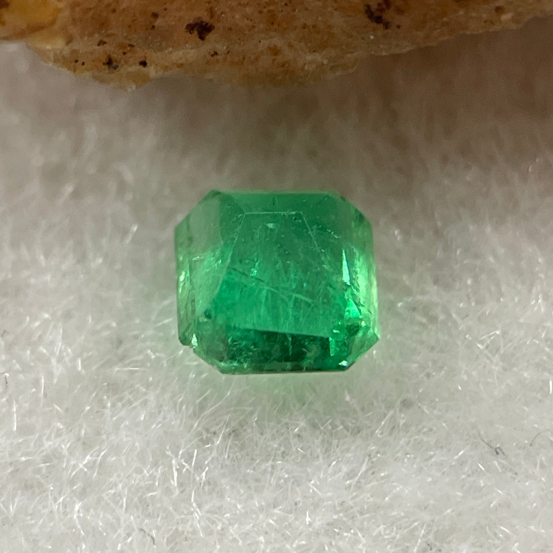 Natural Colombia Vivid Green Emerald (Beryl) Cut-Cornered Square Step cut 0.47ct 4.7 by 4.7 by 2.8mm - Huangs Jadeite and Jewelry Pte Ltd