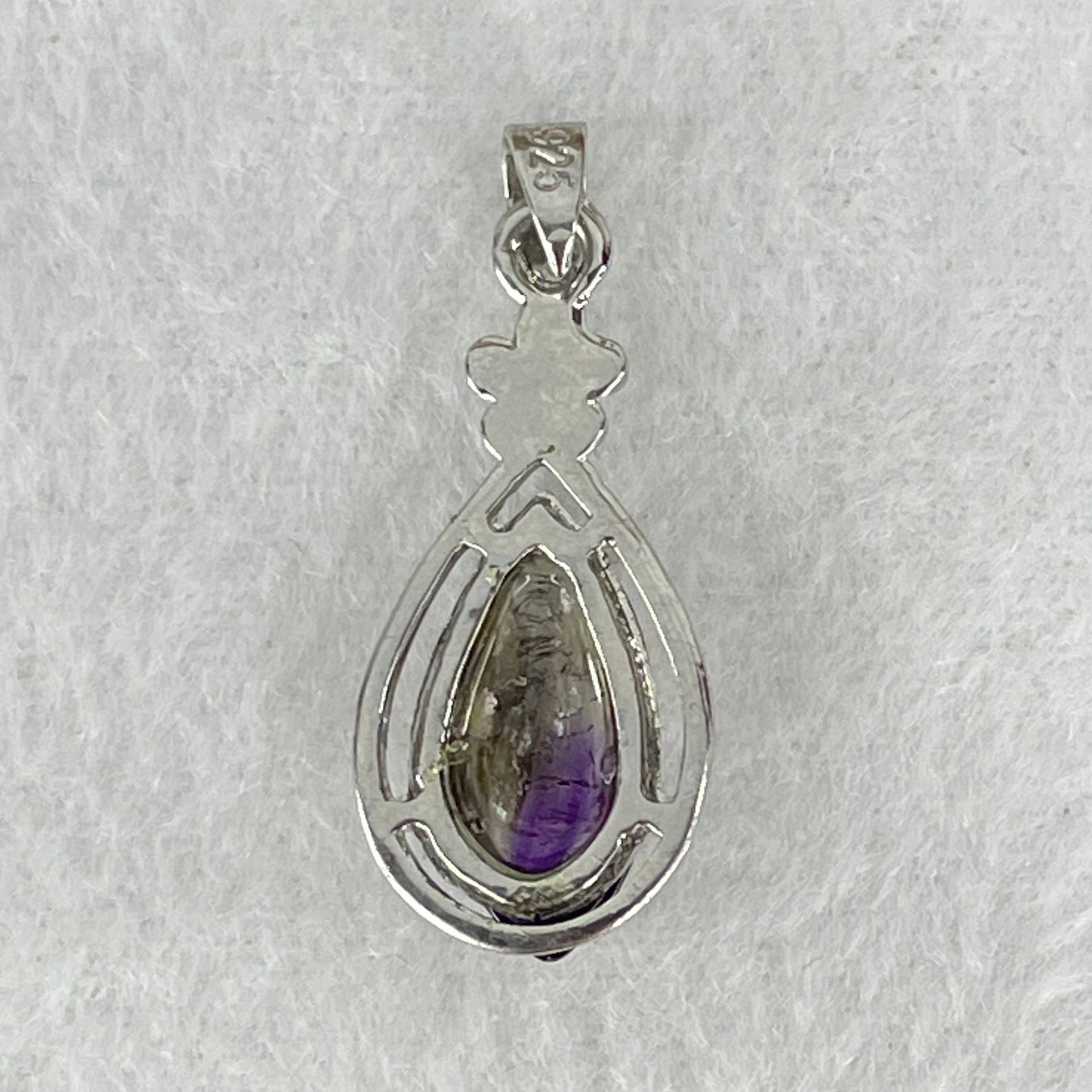 Above Average Grade Natural Super 7 Quartz in S925 Pendant 2.70g 16.0 by 8.2 by 4.5mm - Huangs Jadeite and Jewelry Pte Ltd