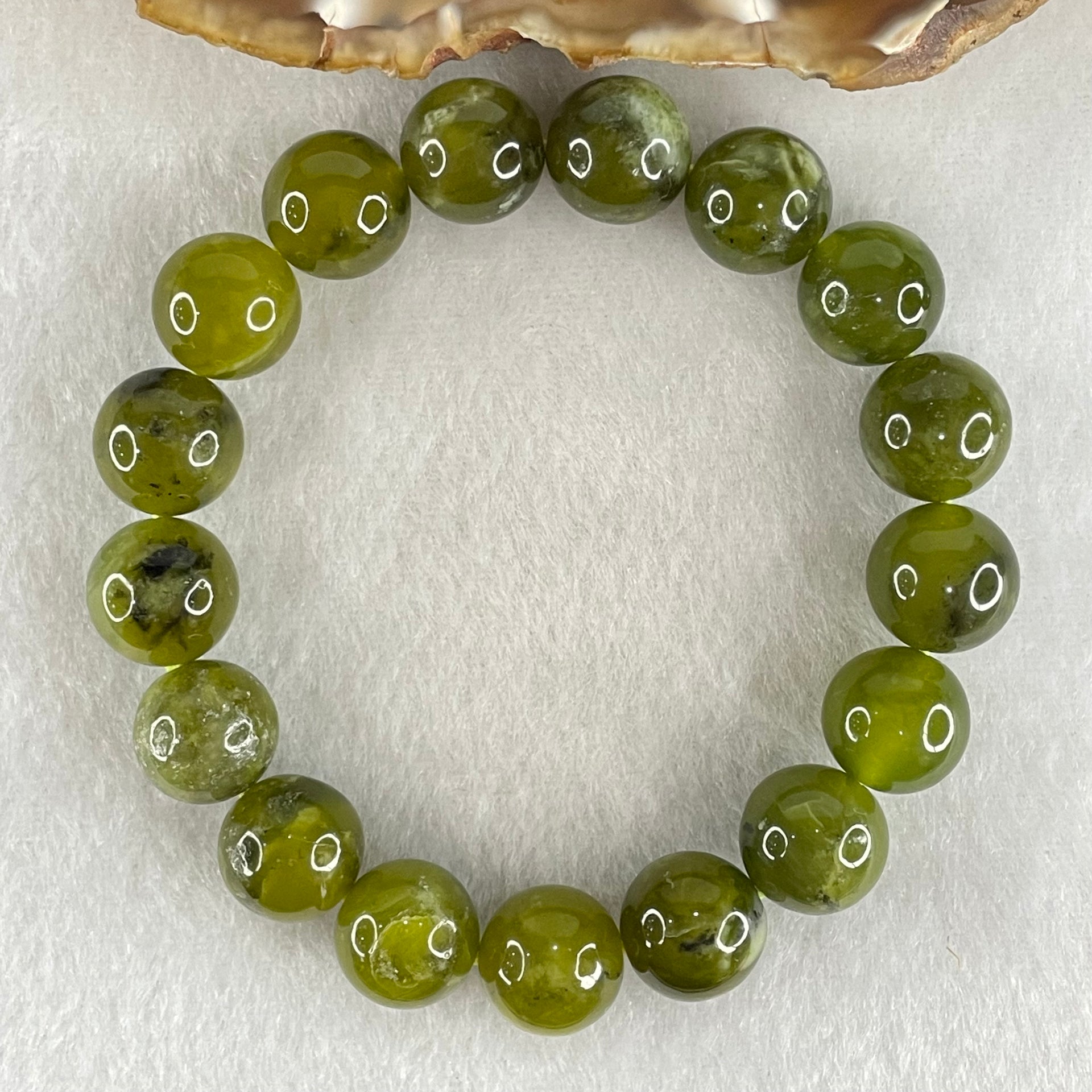 Natural Green Serpentine Jade Beads Bracelet 天然山由玉手链 42.89g 16.5cm 12.4mm 17 Beads - Huangs Jadeite and Jewelry Pte Ltd
