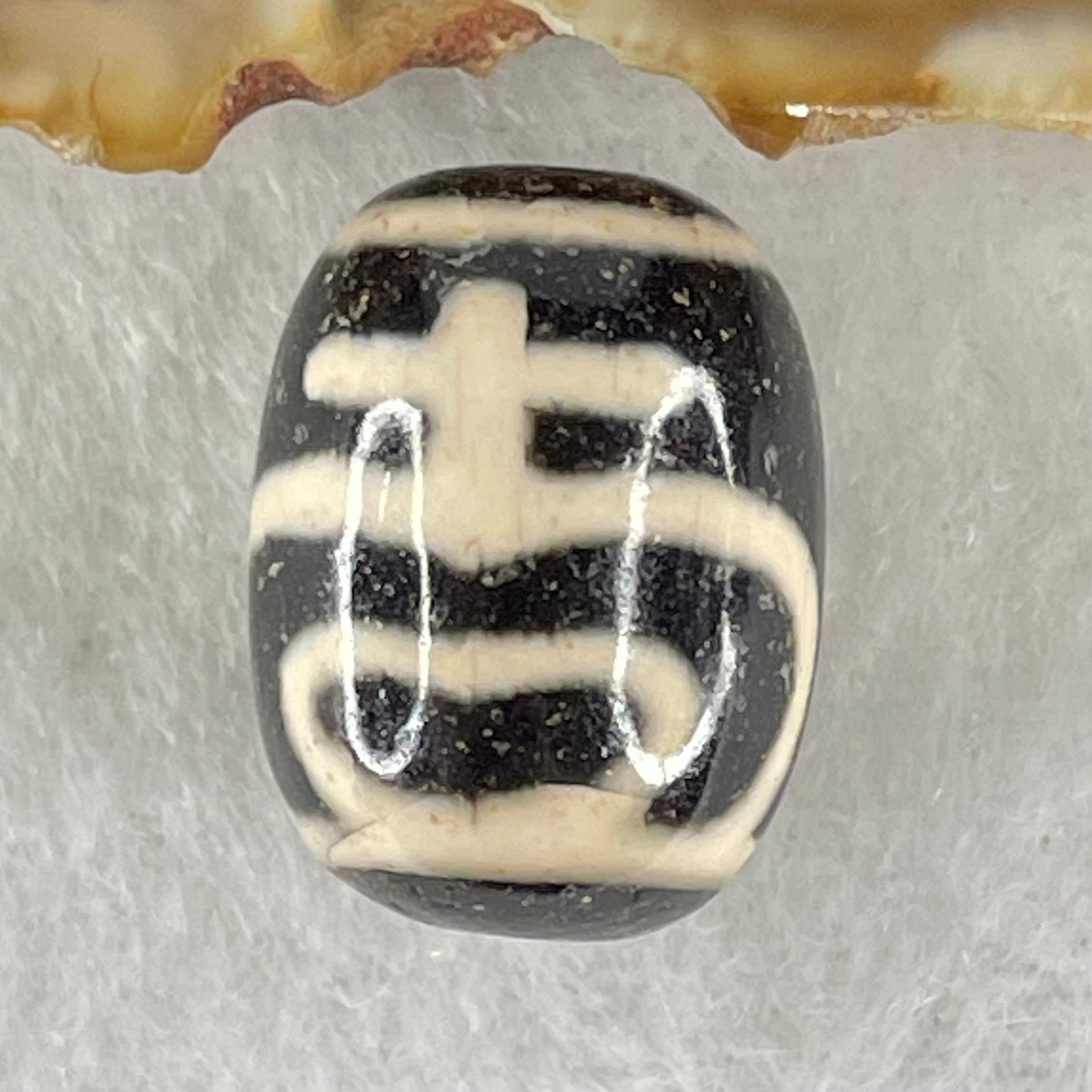 Natural Powerful Tibetan Old Oily Agate Double Nectar Vessel Dzi Bead Heavenly Master (Tian Zhu) 花蜜容器眼天珠 4.83g 17.7 by 13.3mm - Huangs Jadeite and Jewelry Pte Ltd