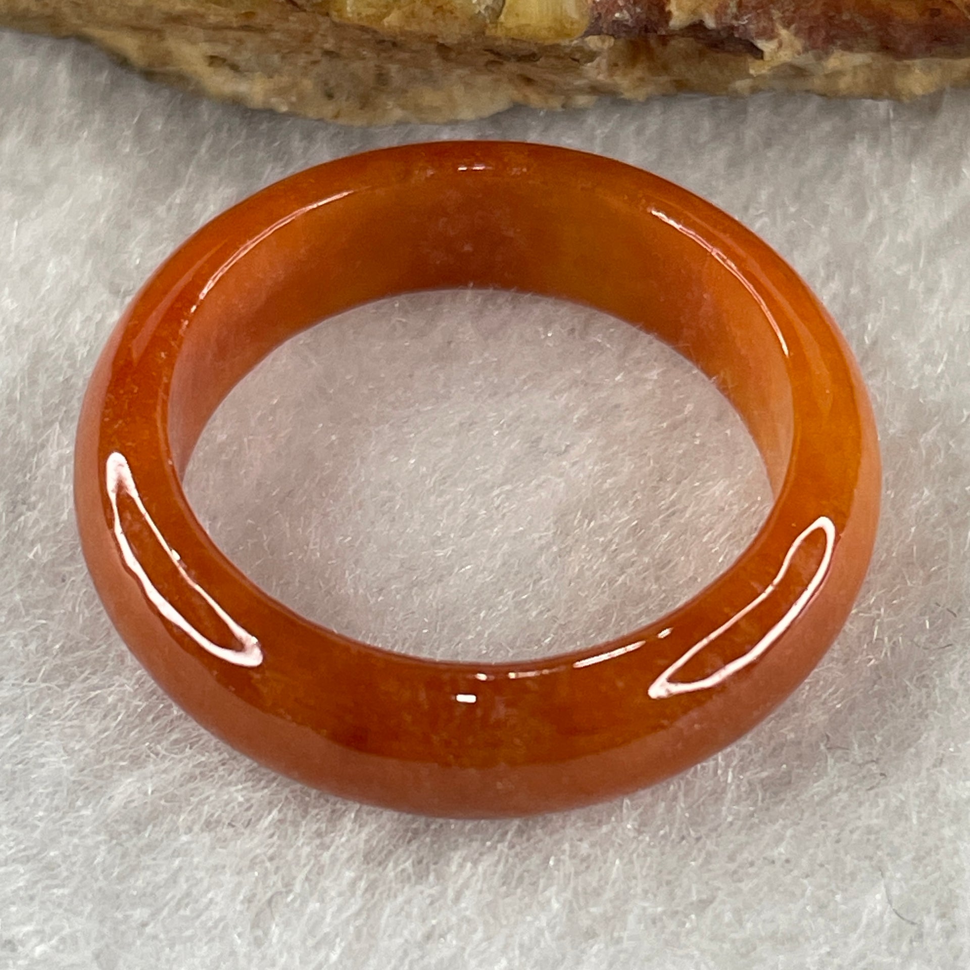 Certified Type A Red Jadeite Rings 2.90g 5.8 by 3.1mm US 8 HK17.7 (Very Very Slight Internal Line) ( Burned) - Huangs Jadeite and Jewelry Pte Ltd