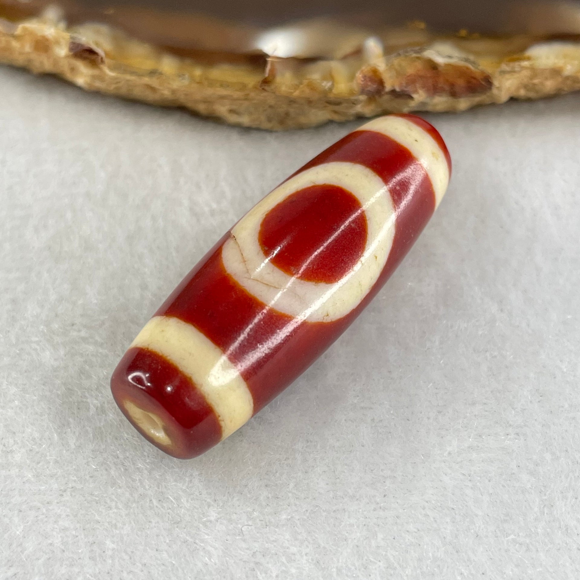 Natural Powerful Tibetan Old Oily Red White Agate One Eye Earth Element Dzi Bead Heavenly Master (Tian Zhu) 一眼土元素天珠 10.27g 37.8 by 13.2mm - Huangs Jadeite and Jewelry Pte Ltd