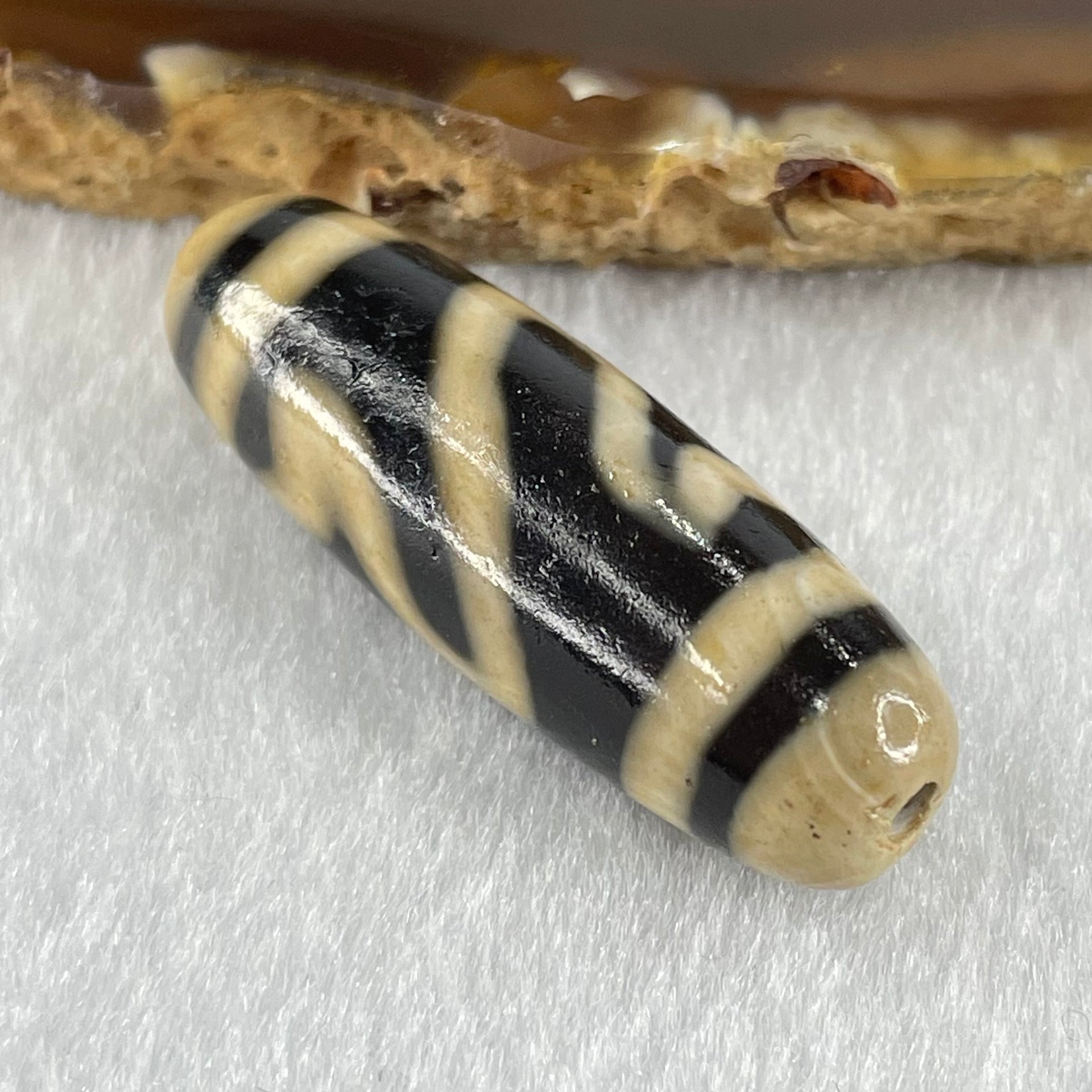 Natural Powerful Tibetan Old Oily Agate Double Lotus Flower Dzi Bead Heavenly Master (Tian Zhu) 双莲花天珠 8.53g 37.3 by 12.3mm - Huangs Jadeite and Jewelry Pte Ltd