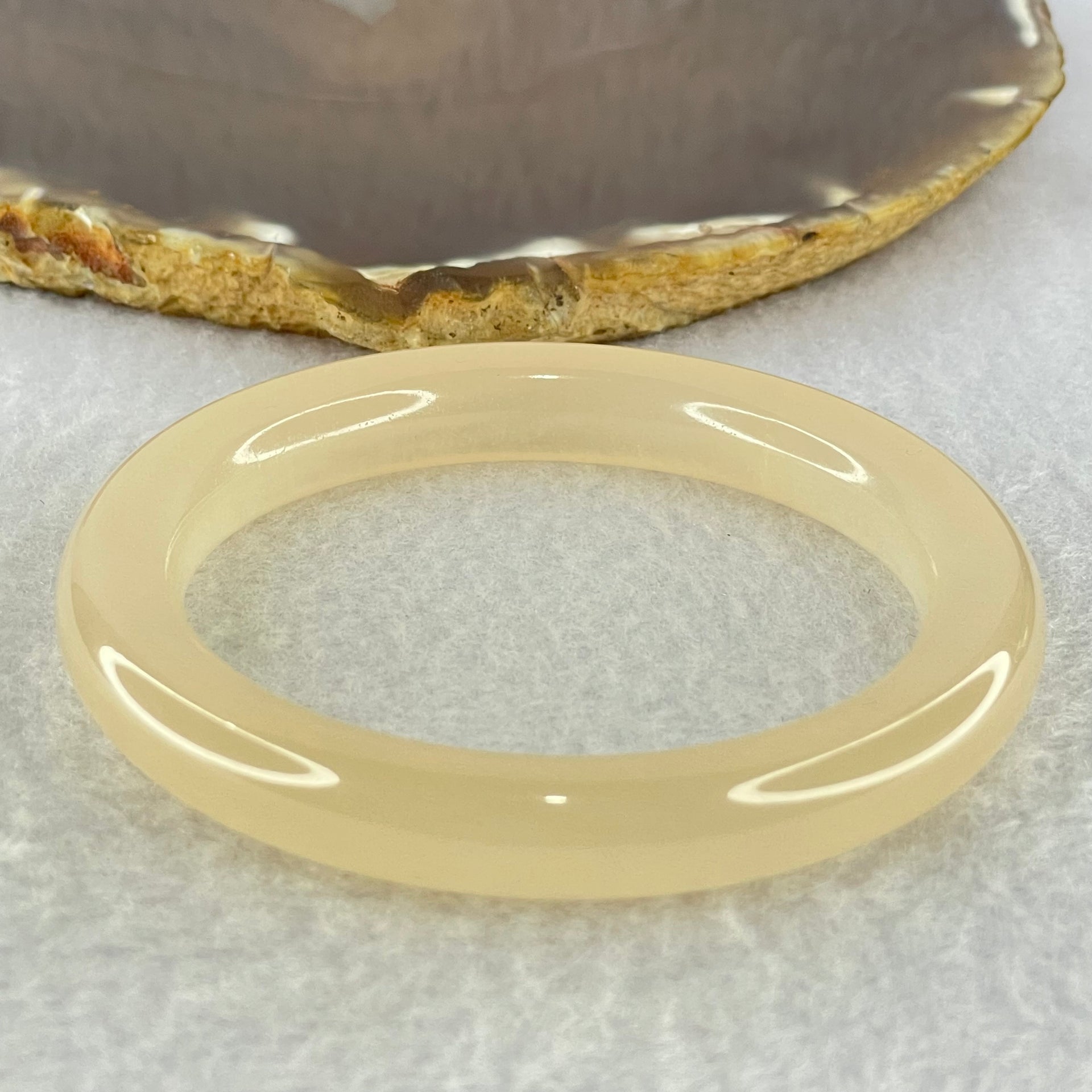 Natural Peach Color Agate Bangle Internal Diameter 56.5mm 43.63g 10.5 by 9.9mm (Close to Perfect) - Huangs Jadeite and Jewelry Pte Ltd