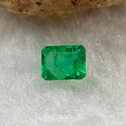 Natural Colombia Vivid Green Emerald (Beryl) Cut-Cornered Rectangle Step cut 0.42ct 5.1 by 4.1 by 2.6mm - Huangs Jadeite and Jewelry Pte Ltd