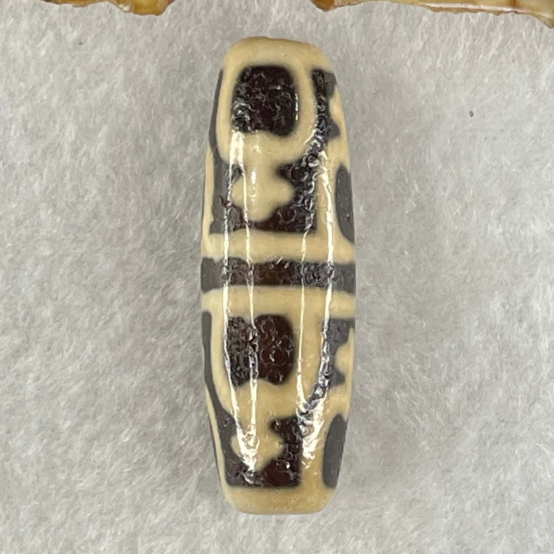 Natural Powerful Tibetan Old Oily Agate 8 Nectar Vessel Dzi Bead Heavenly Master (Tian Zhu) 八花蜜容器眼天珠 9.29g 38.3 by 12.5mm - Huangs Jadeite and Jewelry Pte Ltd