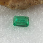 Natural Colombia Vivid Green Emerald (Beryl) Cut-Cornered Rectangular Step cut 0.48ct 5.6 by 4.2 by 2.6mm - Huangs Jadeite and Jewelry Pte Ltd