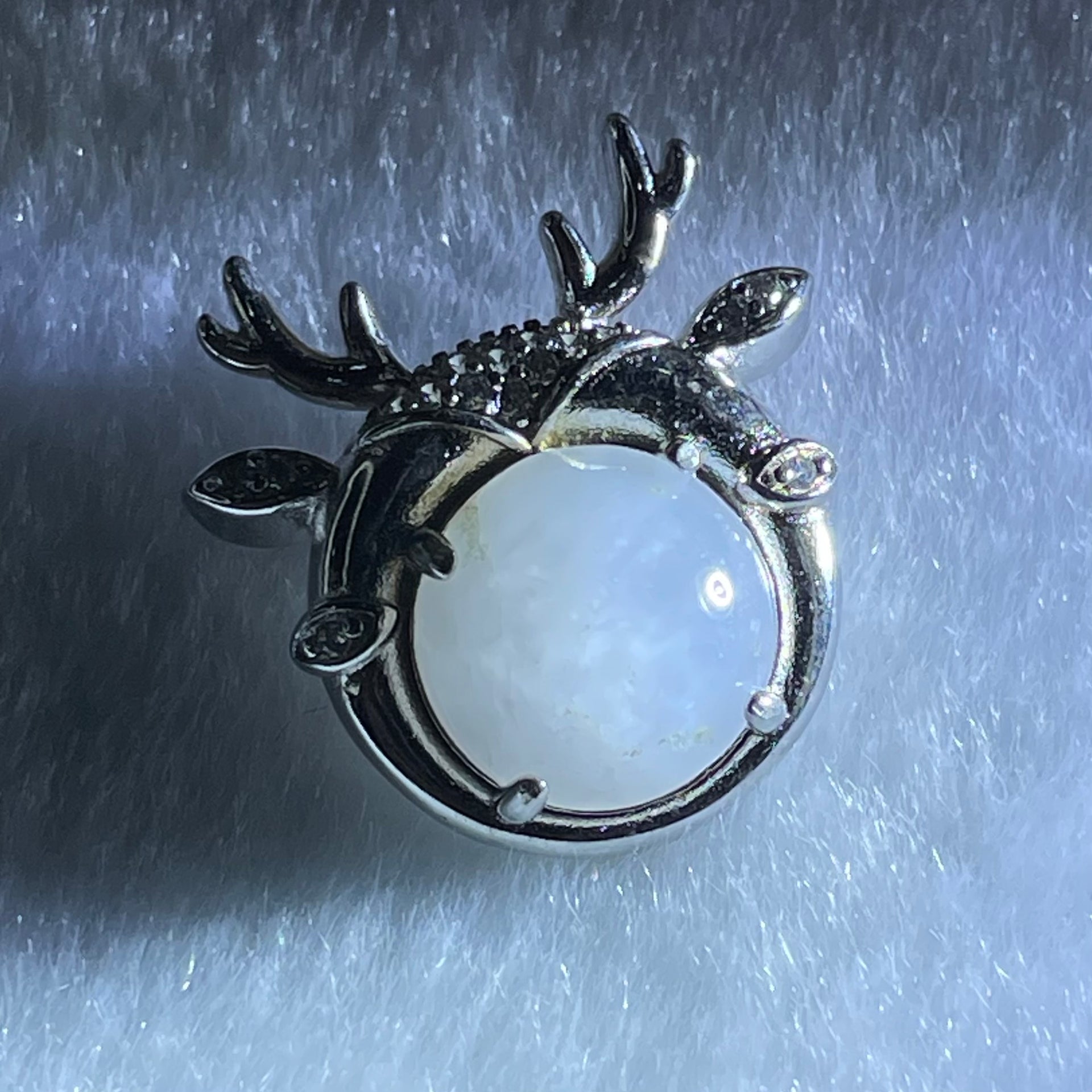 Type A Lavender Jadeite in S925 Sliver Reindeer with Crystal Charm 2.92g 9.8 by 6.0mm - Huangs Jadeite and Jewelry Pte Ltd