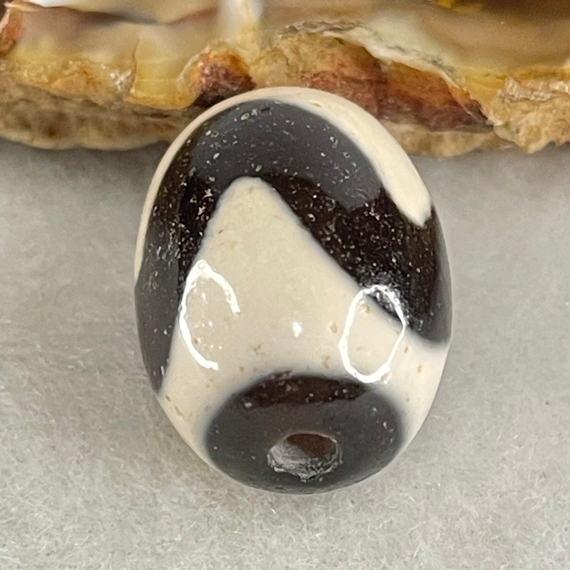 Natural Powerful Tibetan Old Oily Agate Tiger Tooth Daluo Dzi Bead Heavenly Master (Tian Zhu) 虎呀天诛 4.52g 17.4 by 13.2mm - Huangs Jadeite and Jewelry Pte Ltd