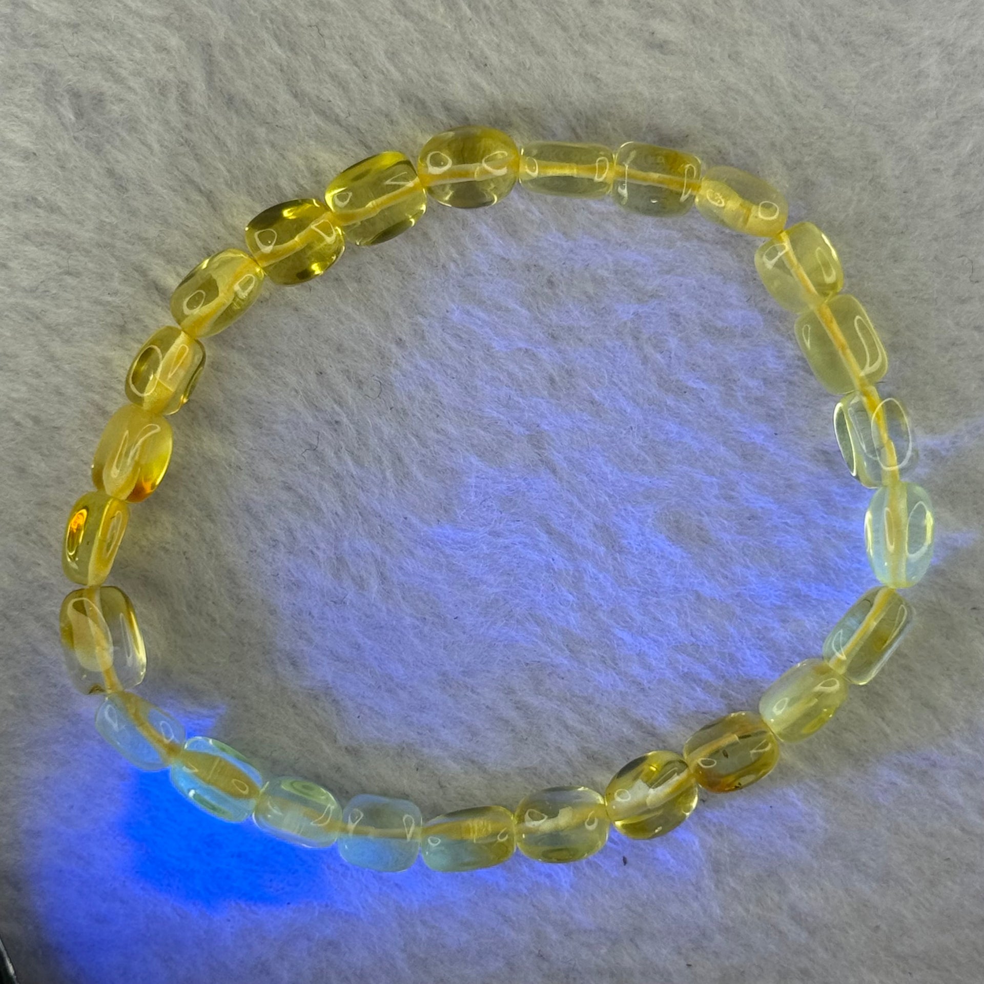 Natural Amber Pebble Shape Bracelet 天然琥珀手链 4.22g 16.5cm 6.4mm 25 Beads - Huangs Jadeite and Jewelry Pte Ltd