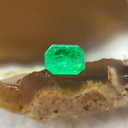 Natural Colombia Green Emerald (Beryl) Cut-Cornered Rectangular step cut 0.58ct 5.2 by 4 - Huangs Jadeite and Jewelry Pte Ltd